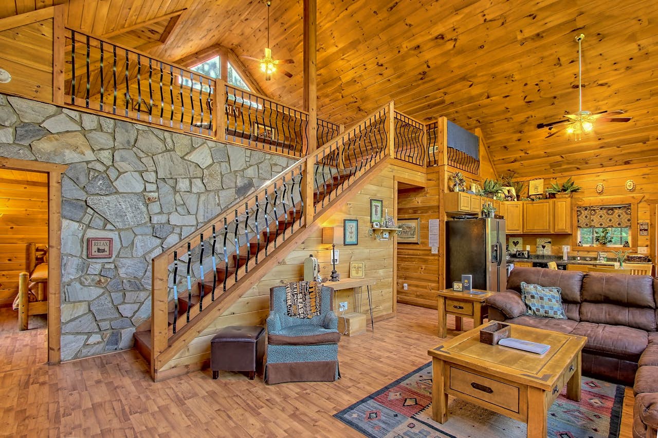 Buckhorn Cabin 2 BD Vacation Rental in Sautee Nacoochee, GA Vacasa