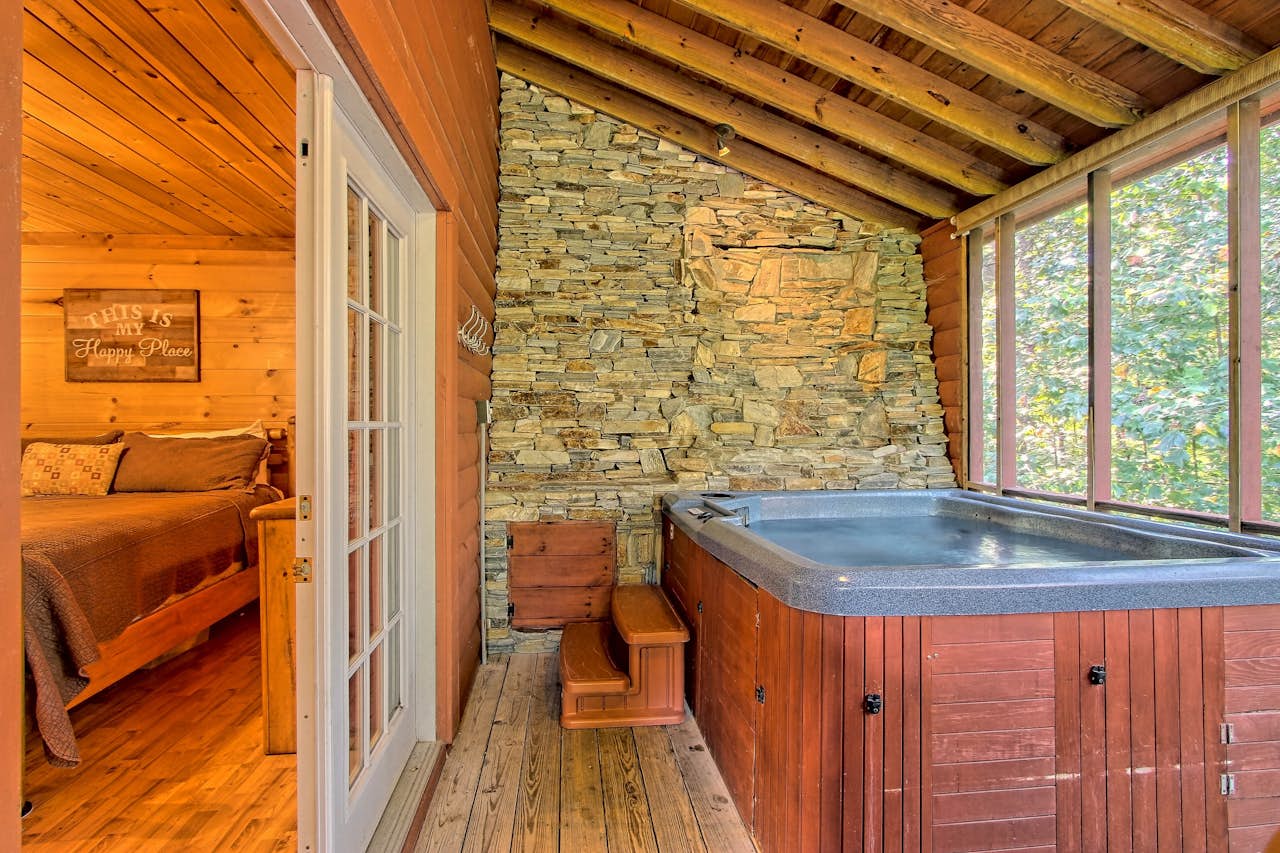 Buckhorn Cabin 2 BD Vacation Rental in Sautee Nacoochee, GA Vacasa