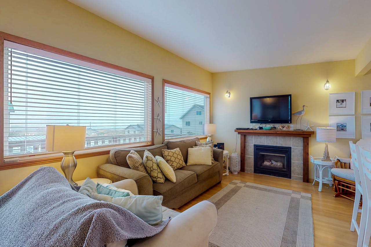 Sea Oats 3 BD Pacific Beach, WA Vacation Rental Vacasa