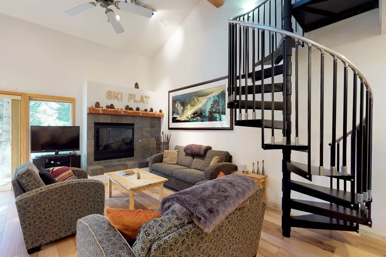 Squaw Valley Ski Flat 56 3 BD Vacation Rental in Squaw Valley, CA Vacasa