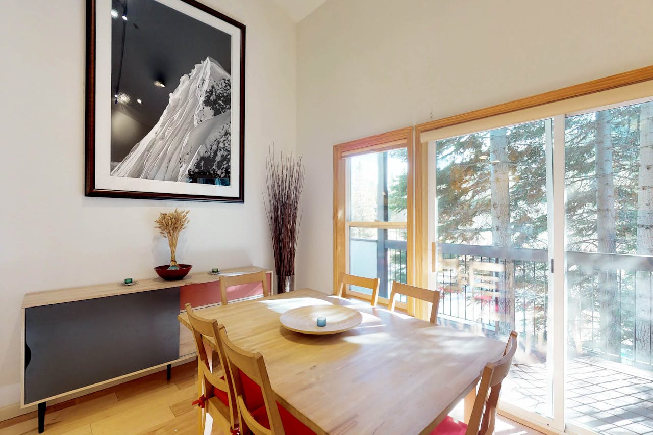Squaw Valley Ski Flat 56 3 BD Vacation Rental in Squaw Valley, CA Vacasa