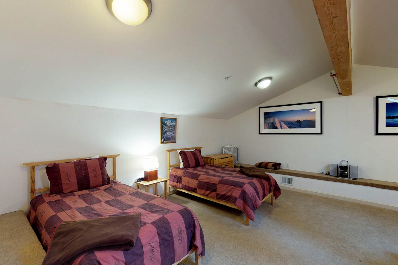 Squaw Valley Ski Flat 56 3 BD Vacation Rental in Squaw Valley, CA Vacasa