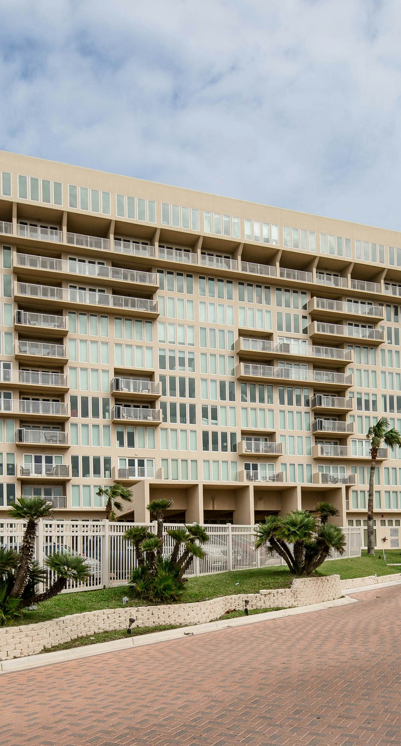 Solare Garden Villa 220