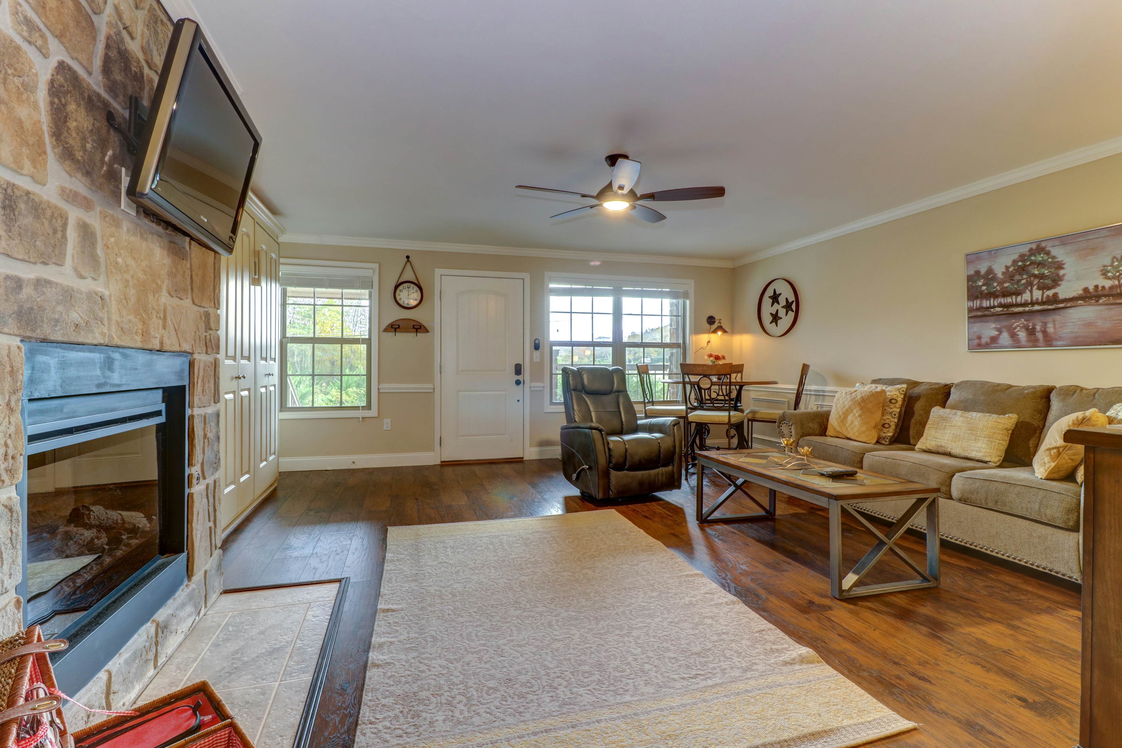 Cades Cove Landing Condo Little River Loft 0 BD Townsend, TN