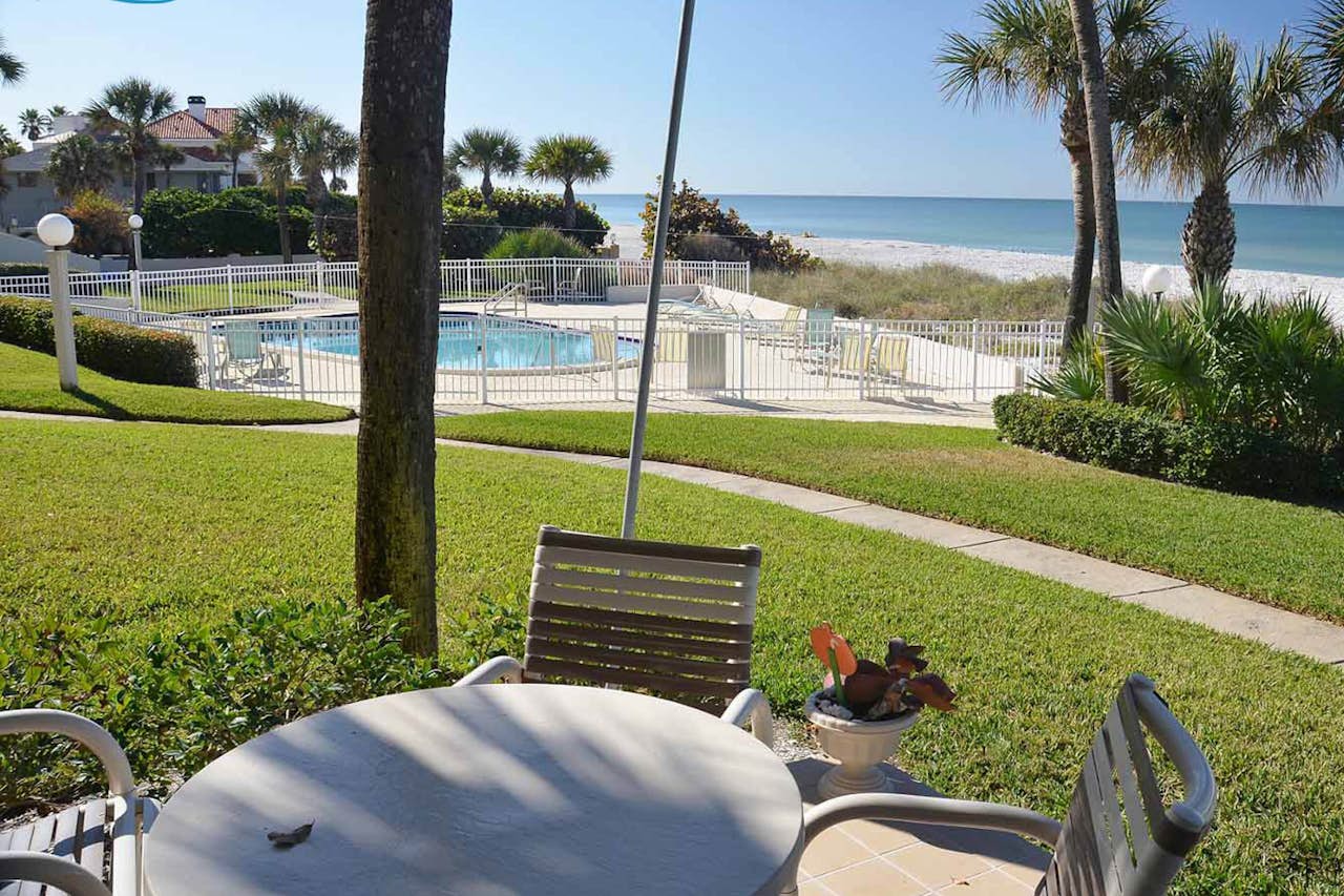 Sonrisa 1 2 Bd Vacation Al In Belleair Beach Fl Vacasa Next