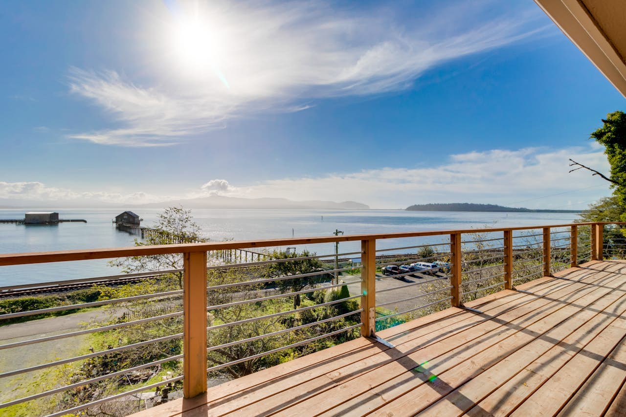 Fisherman's Dream Boat House 2 BD Vacation Rental in Garibaldi, OR