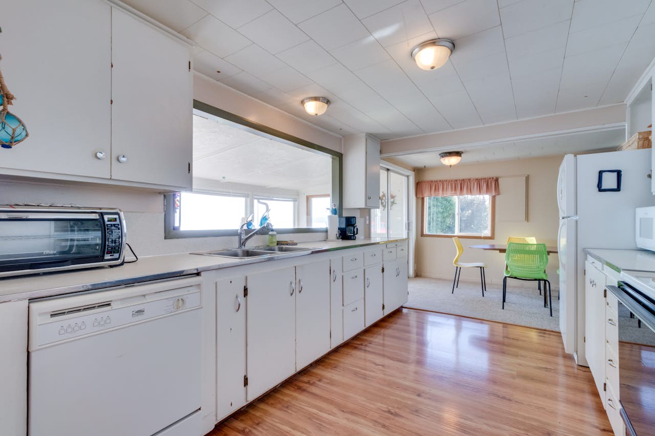 Fisherman's Dream Boat House 2 BD Vacation Rental in Garibaldi, OR