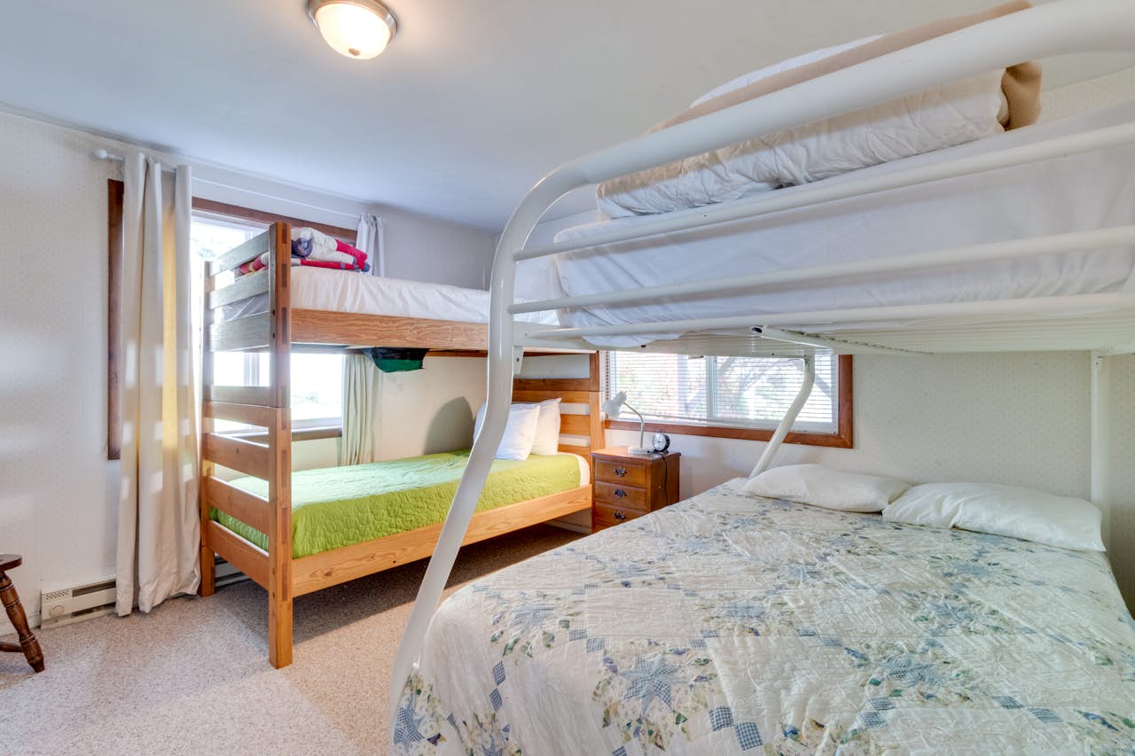 Fisherman's Dream Boat House 2 BD Vacation Rental in Garibaldi, OR