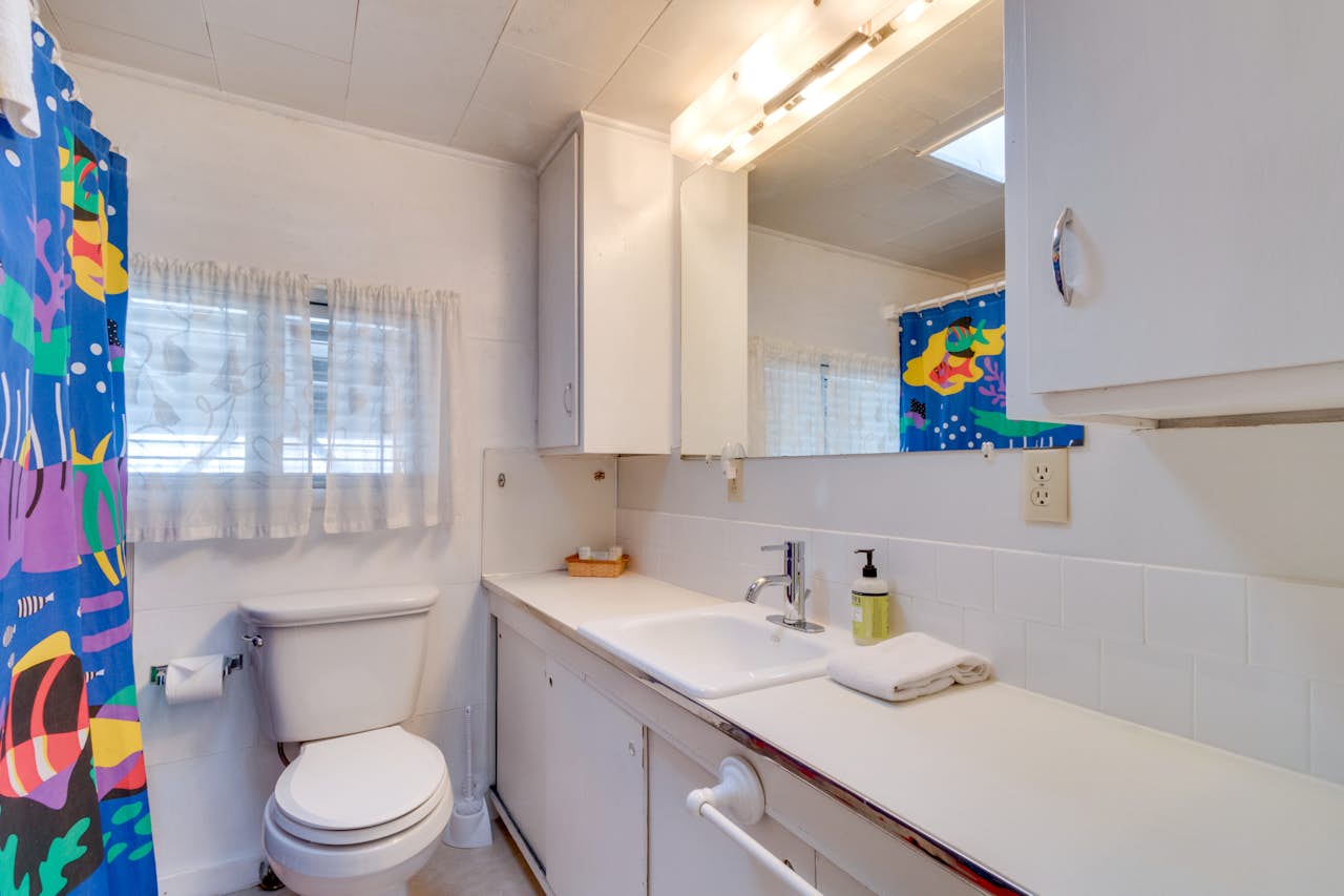 Fisherman's Dream Boat House 2 BD Vacation Rental in Garibaldi, OR