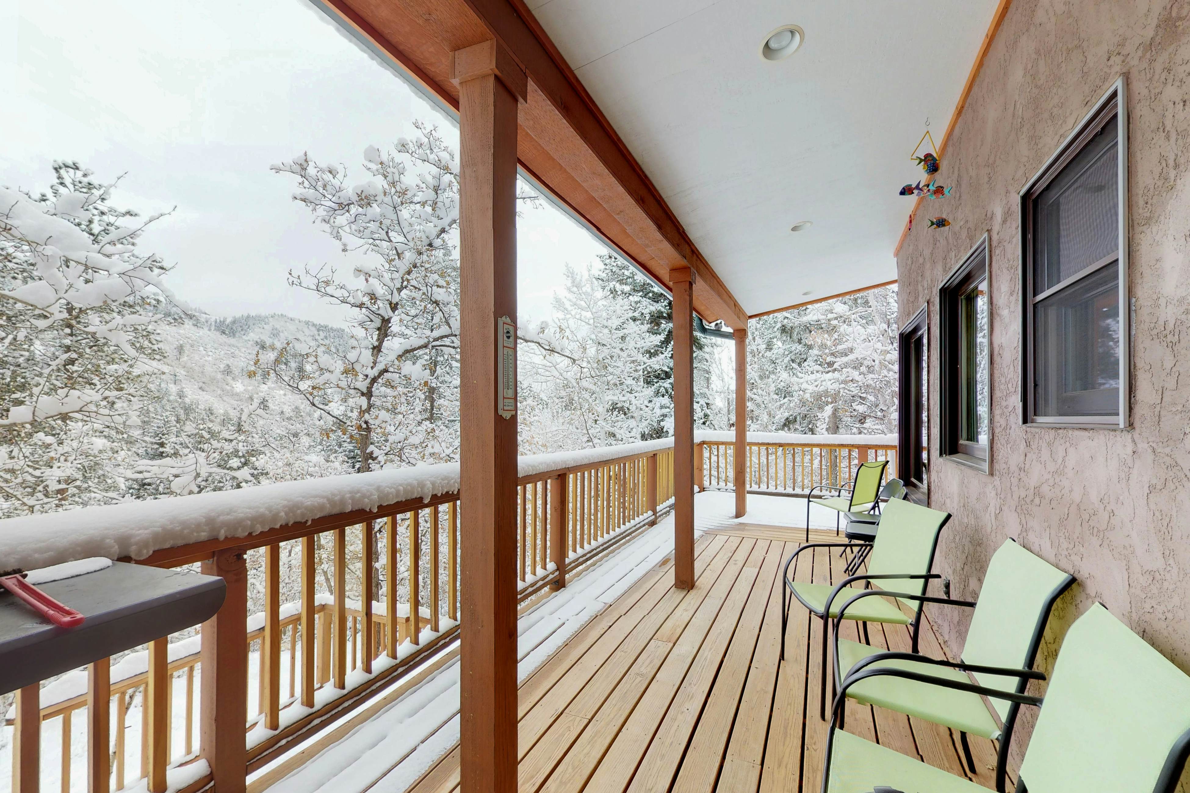 Chipmunk Cabin 3 BD Green Mountain Falls, CO Vacation Rental Vacasa