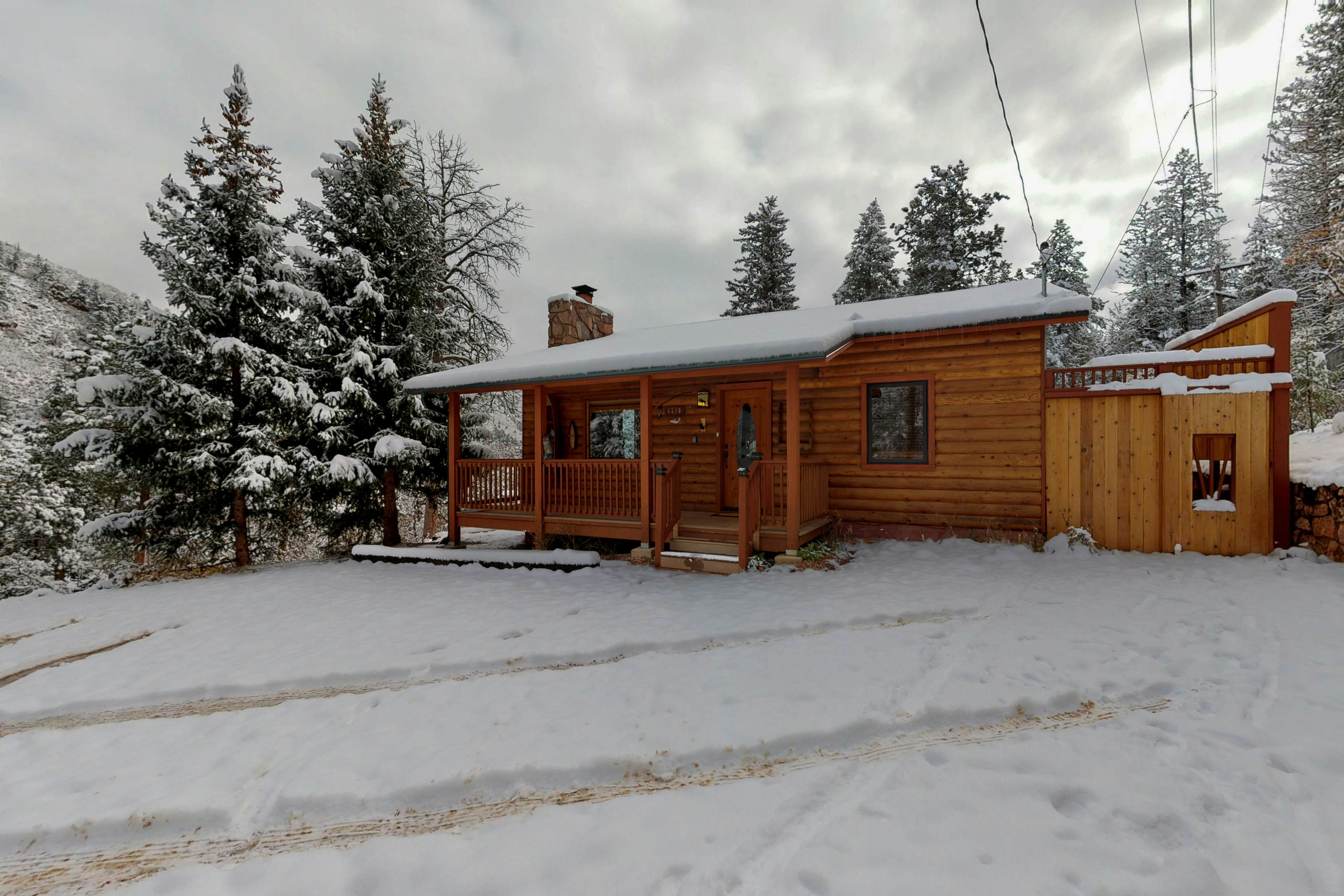 Chipmunk Cabin 3 BD Green Mountain Falls, CO Vacation Rental Vacasa
