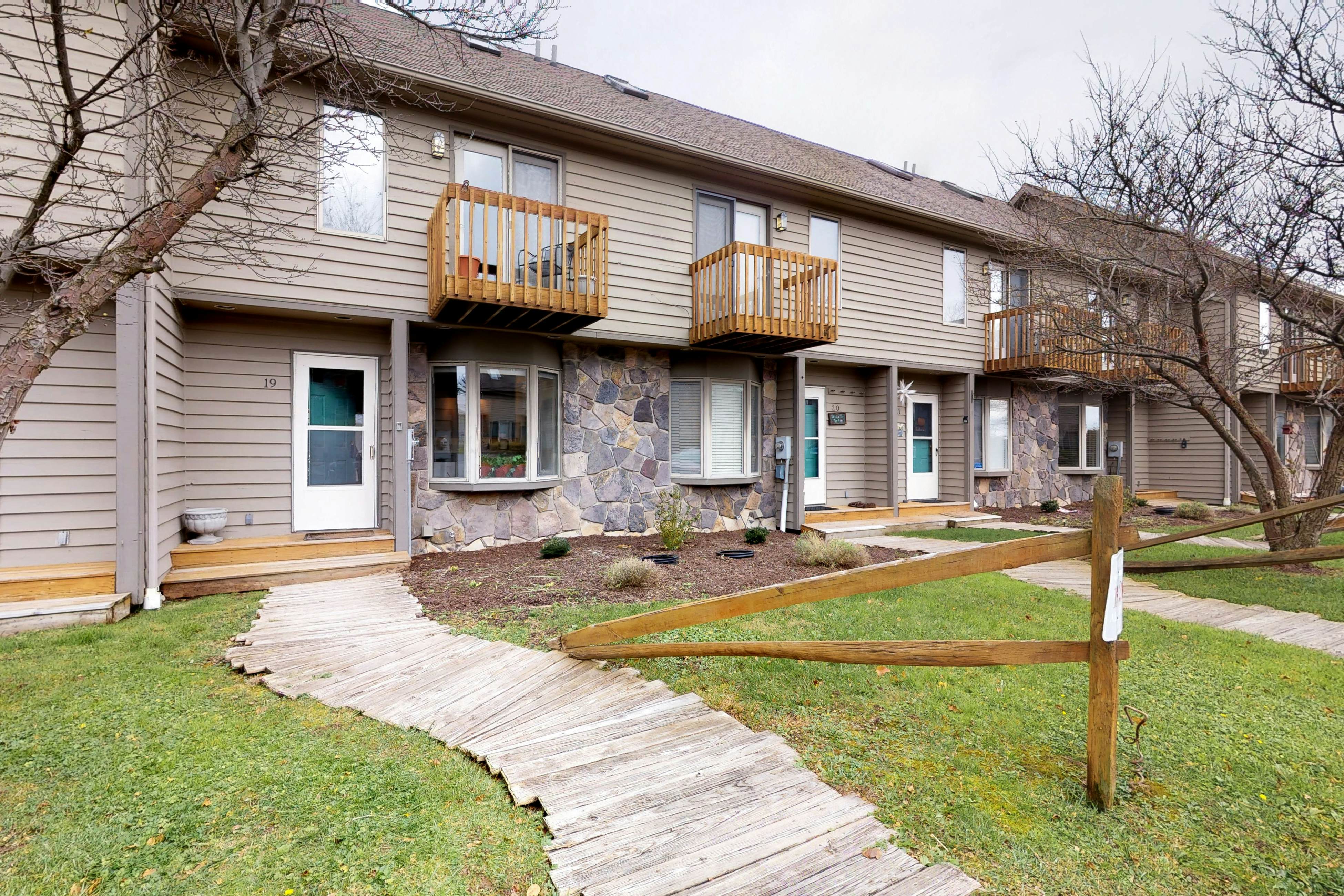 deep-creek-village-19-2-bd-mchenry-md-vacation-rental-vacasa