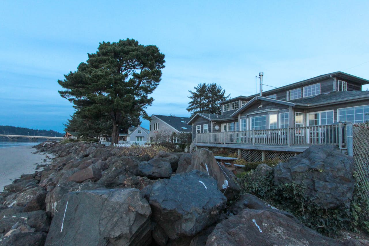 The Shideler House 3 BD Vacation Rental in Waldport, OR Vacasa