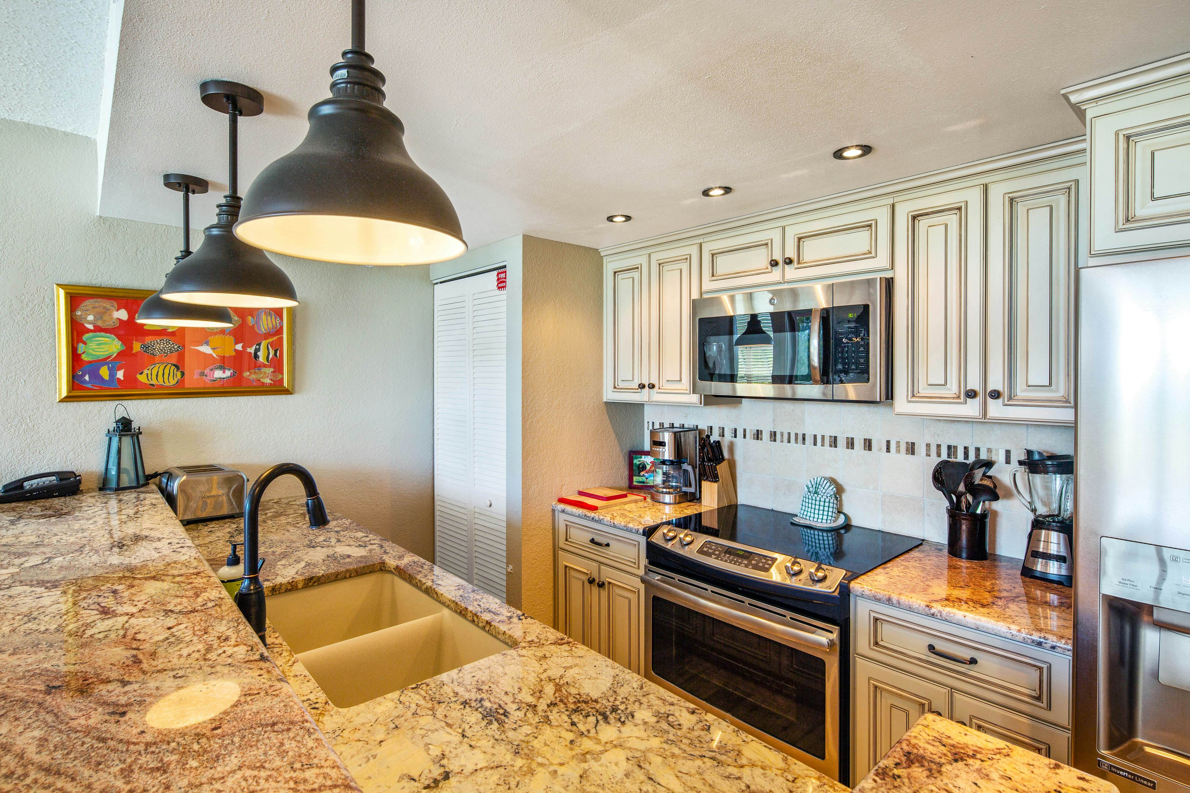 Sunrise Suites - Tahiti Suite 104