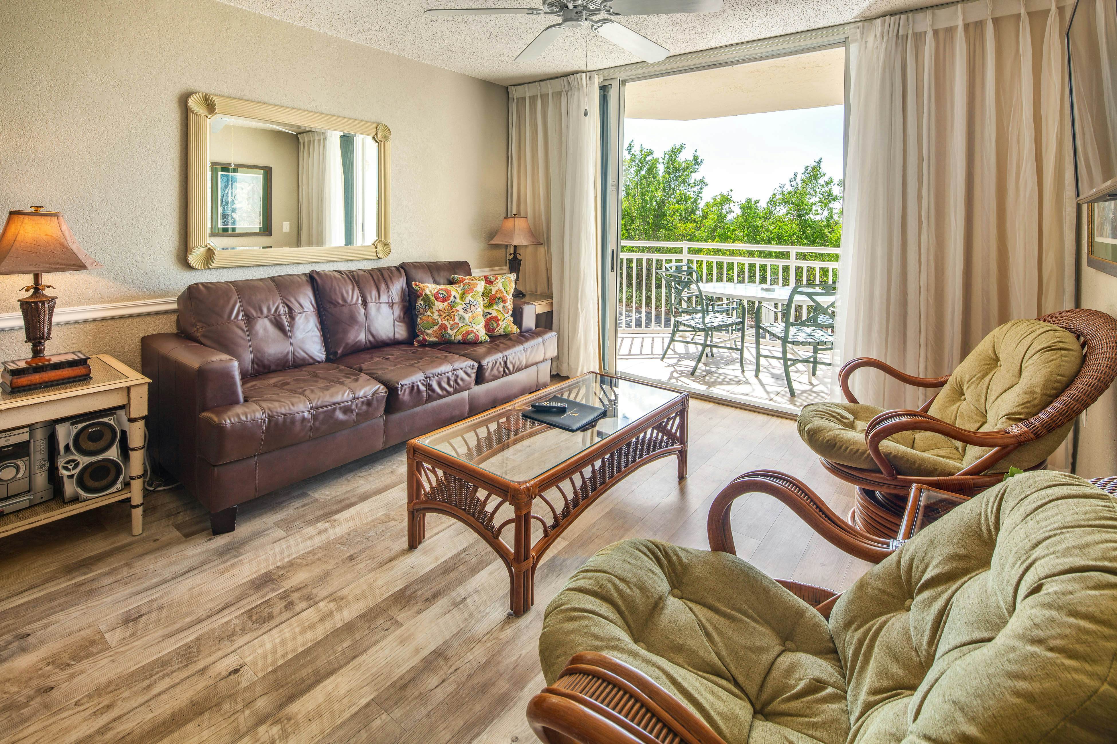 Sunrise Suites - Tahiti Suite 104