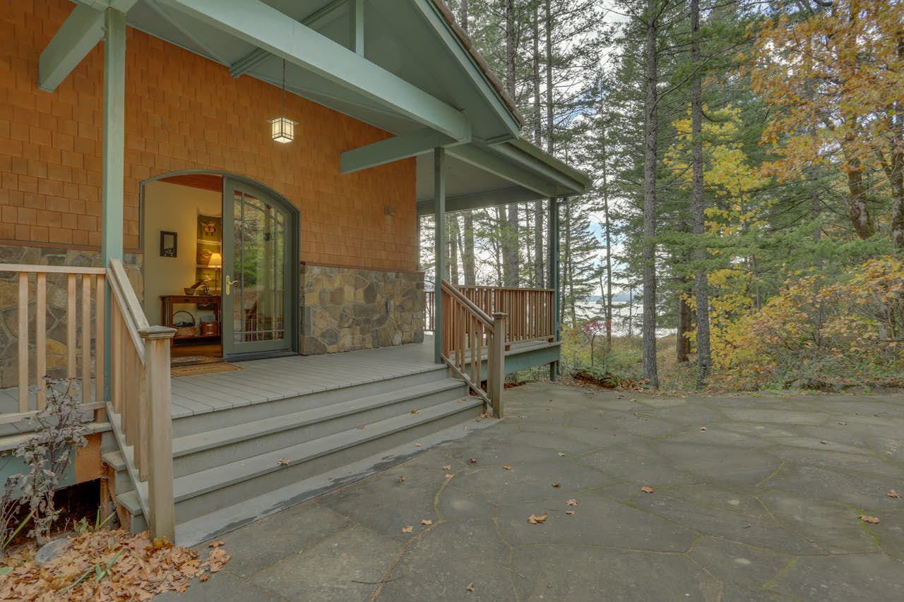 Riverglen on the Columbia 3 BD Vacation Rental in Stevenson, WA Vacasa