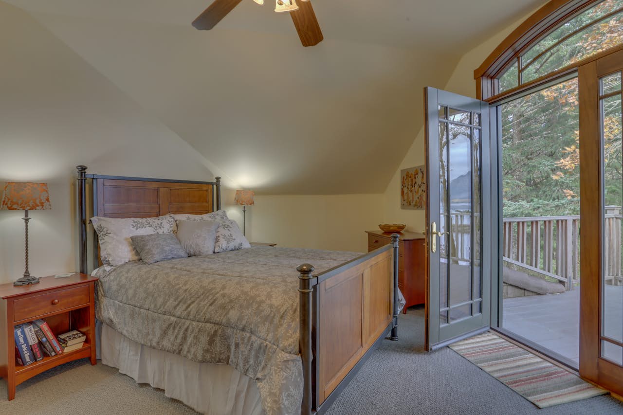 Riverglen on the Columbia 3 BD Vacation Rental in Stevenson, WA Vacasa