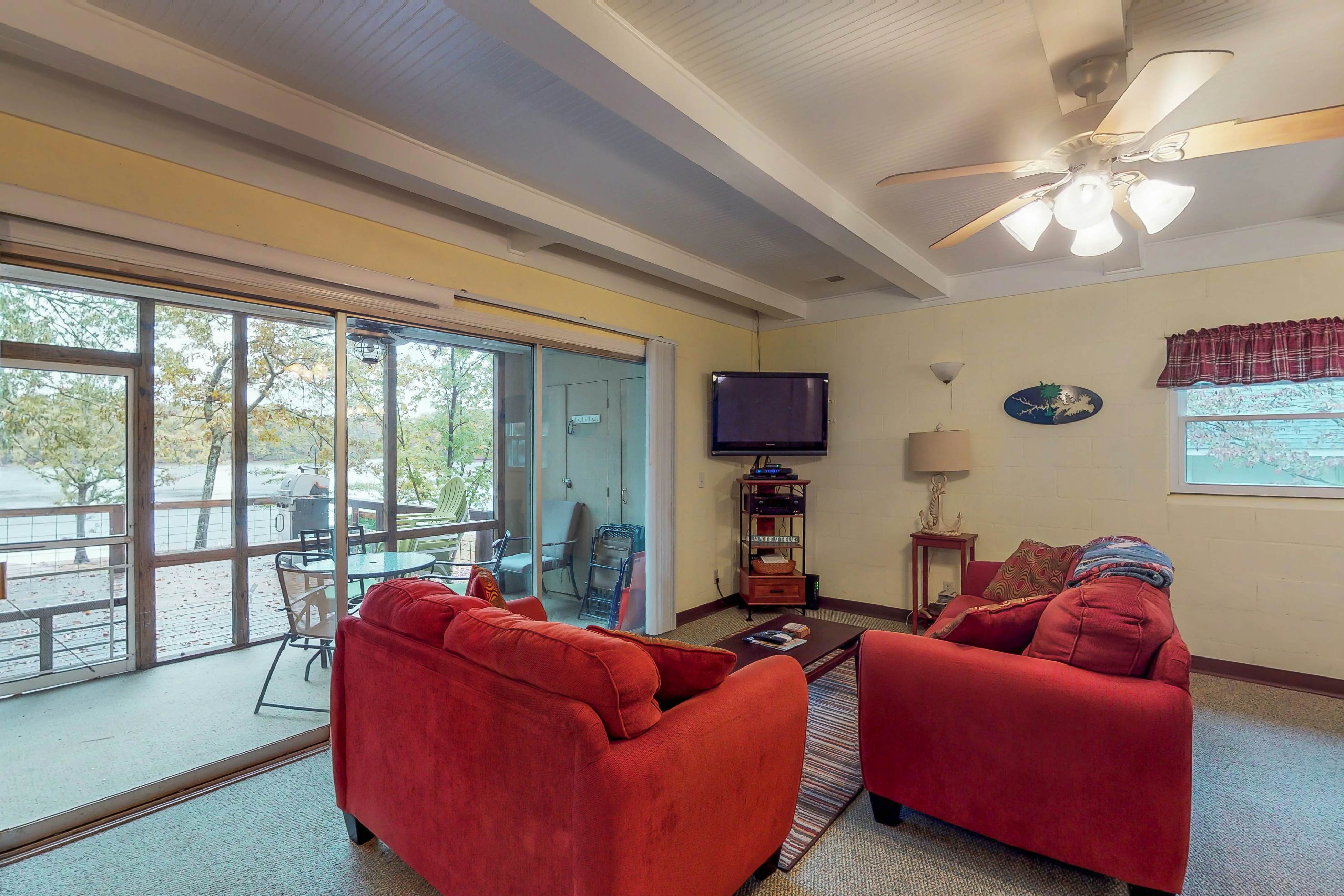 Captain's Cove 2 BD Leesville, SC Vacation Rental Vacasa