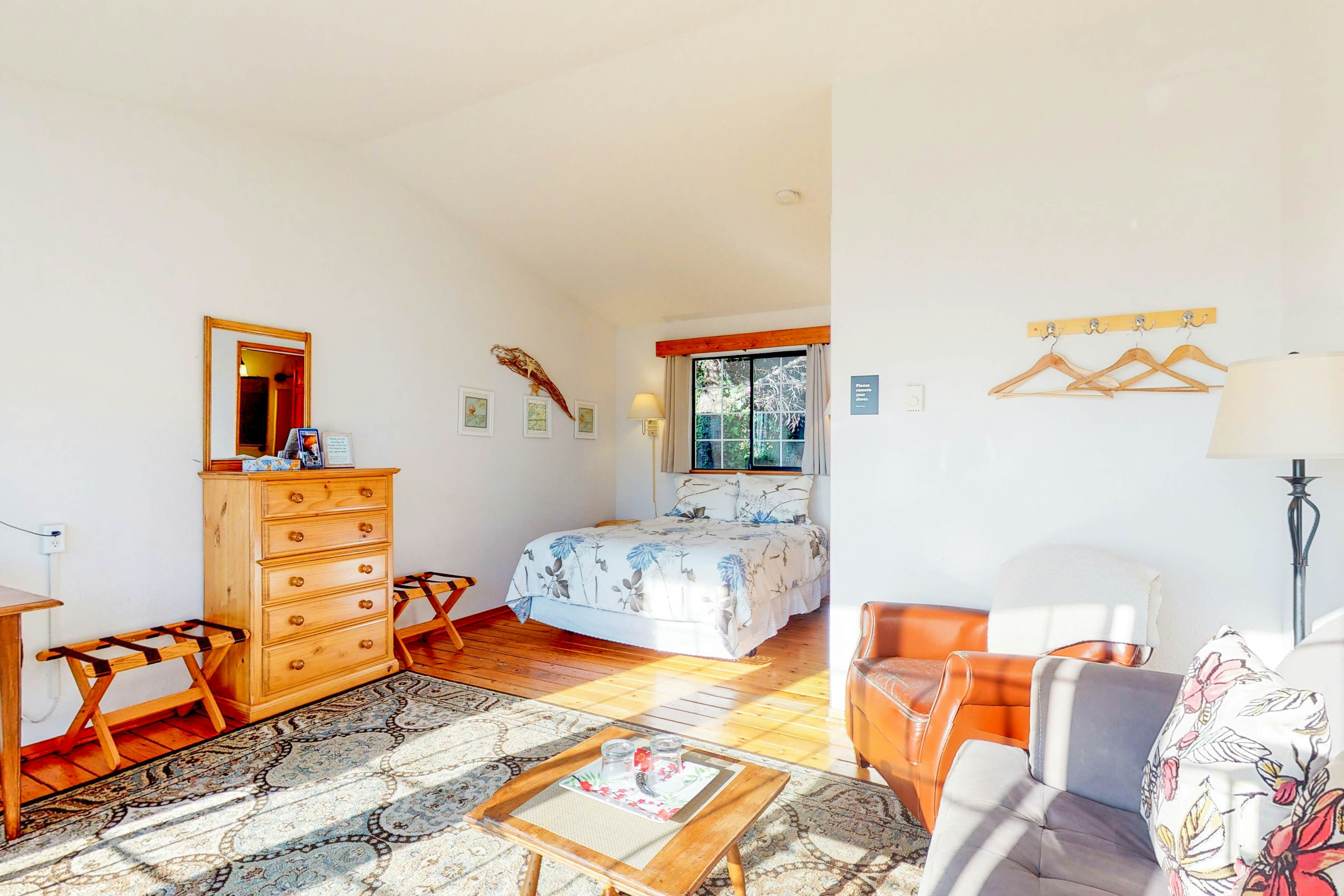 Ocean Cove Inn Rentals, Hotel Rentals, Lodging Yachats Vacasa