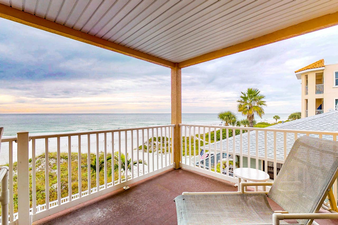 Casa De Playa 208 2 Bd Vacation Rental In Indian Rocks