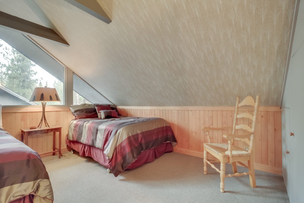 Pinecone 3 6 BD Vacation Rental in Sunriver, OR Vacasa