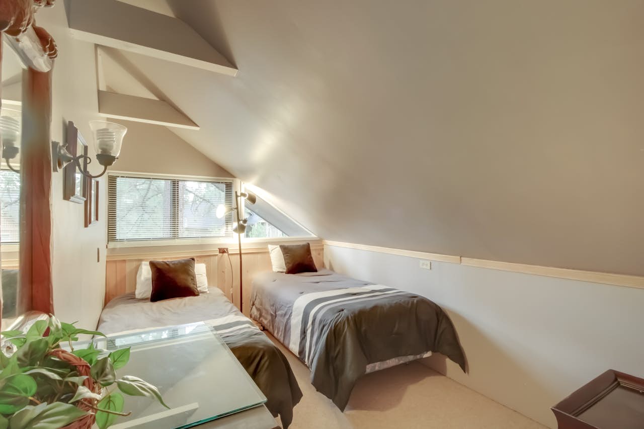 Pinecone 3 6 BD Vacation Rental in Sunriver, OR Vacasa