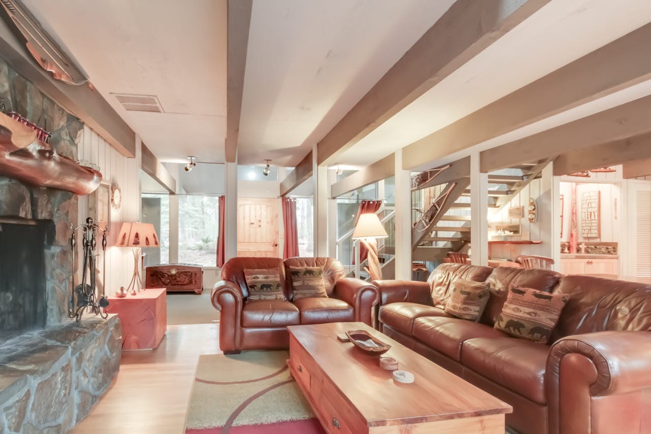 Pinecone 3 6 BD Vacation Rental in Sunriver, OR Vacasa