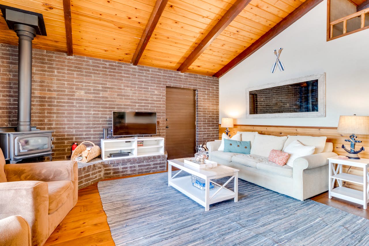 Lake Lytle Lookout 2 BD Vacation Rental in Rockaway Beach, OR Vacasa