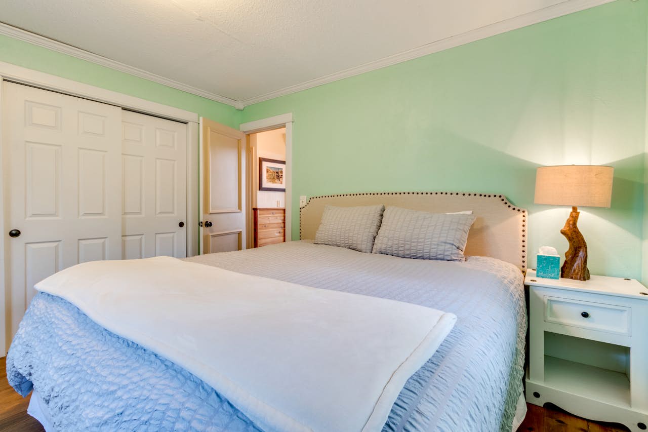 Lake Lytle Lookout 2 BD Vacation Rental in Rockaway Beach, OR Vacasa