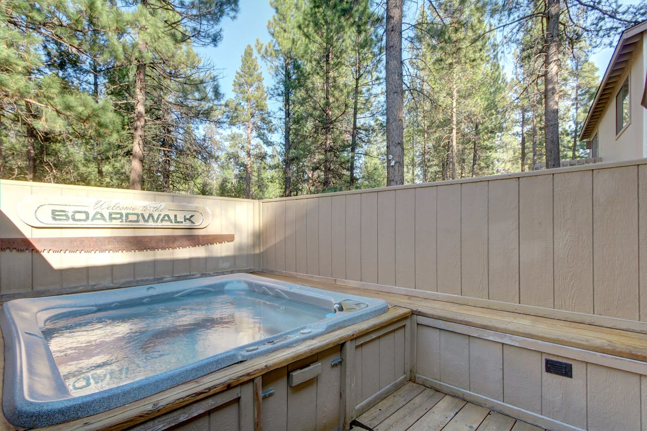 Deer Lane 12 2 BD Vacation Rental in Sunriver, OR Vacasa