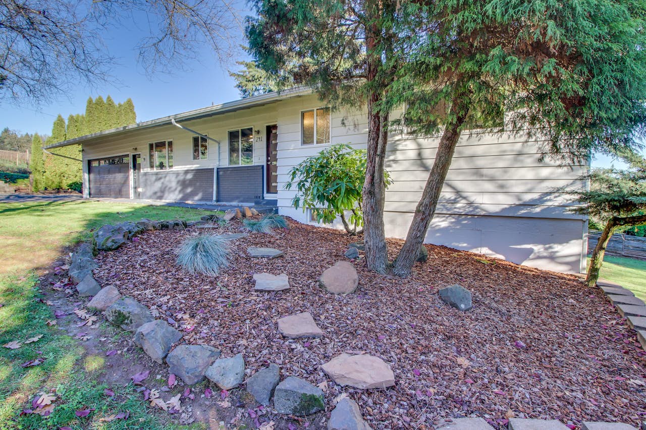 Dundee Wine Country View 3 BD Dundee, OR Vacation Rental Vacasa