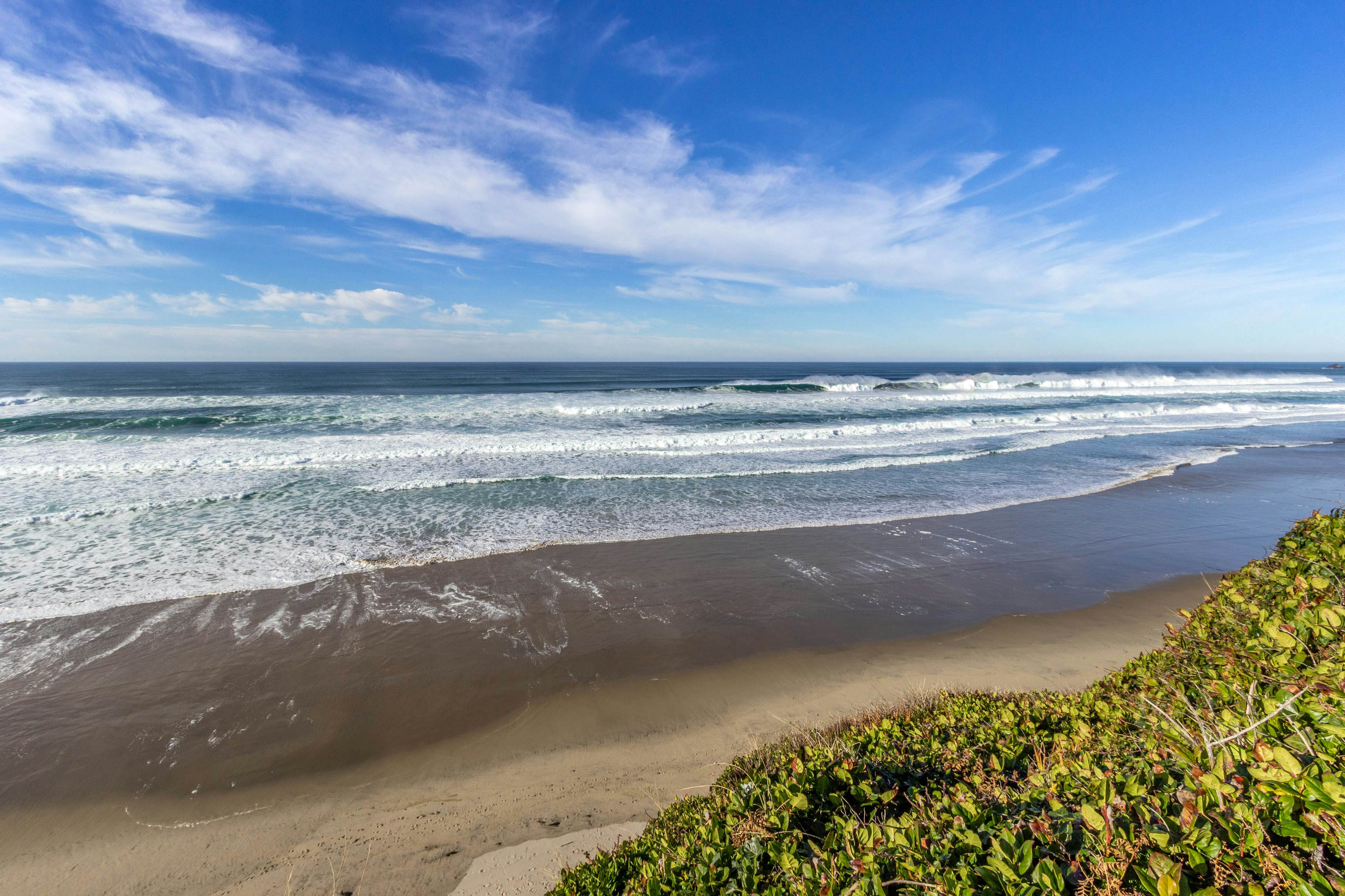 Bright Shores 4 BD Lincoln City, OR Vacation Rental Vacasa