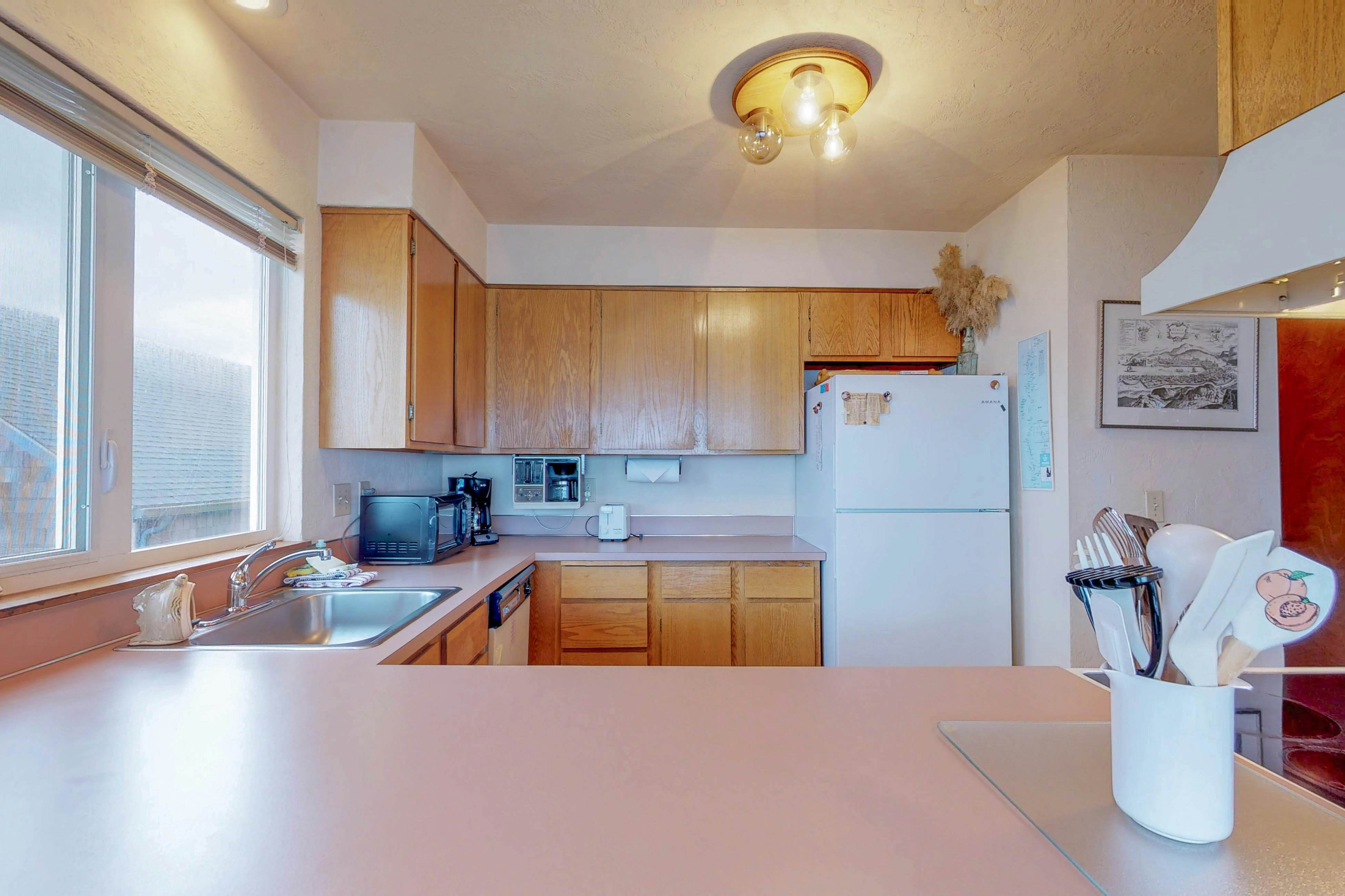 Nye Beach Lighthouse Vista