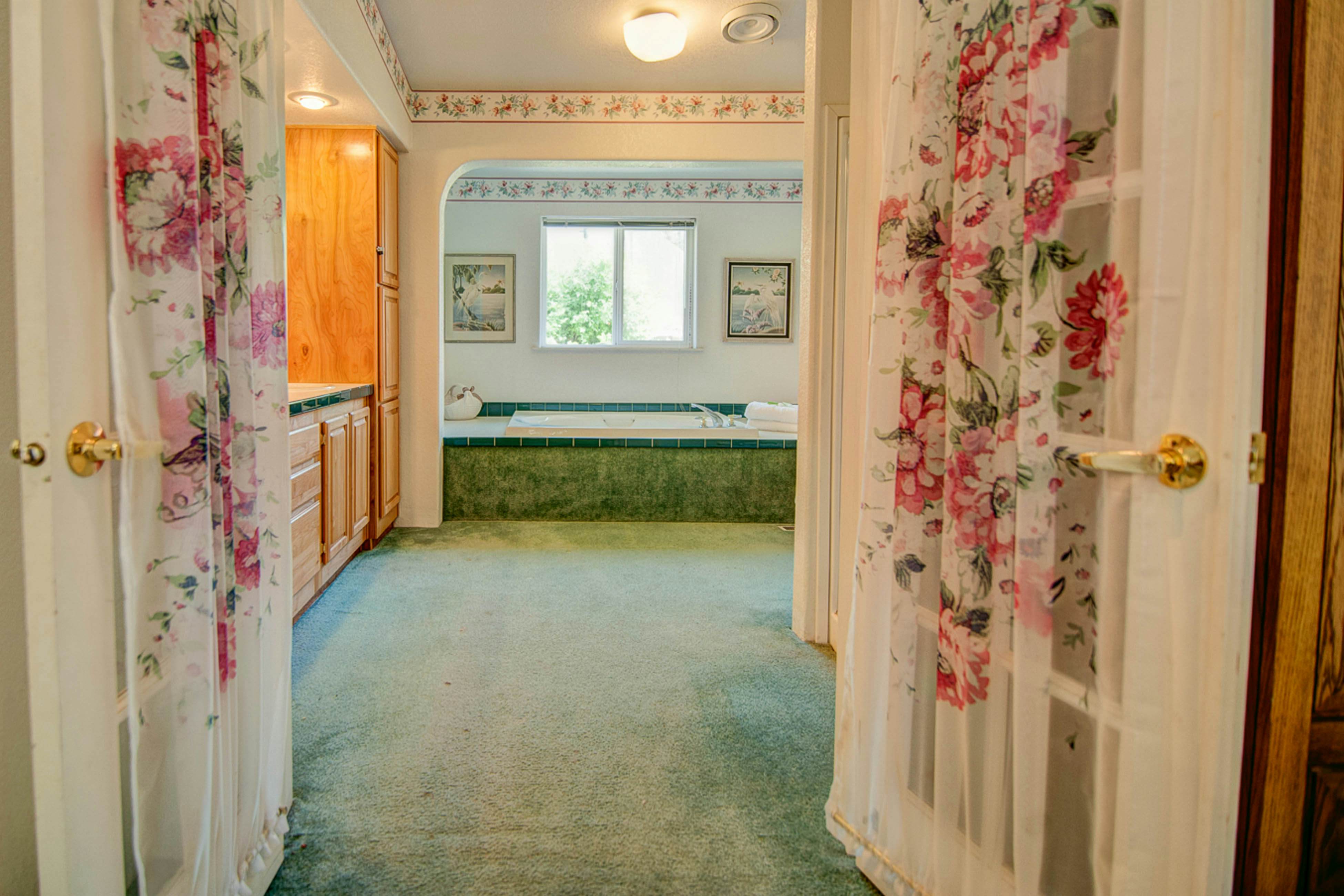 Fray's Lane Waterfront Home