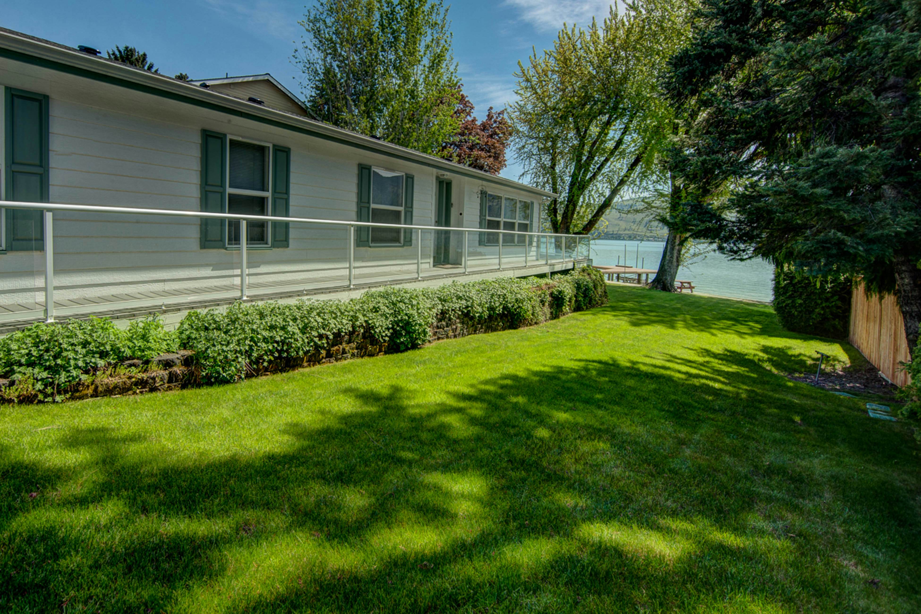 Fray's Lane Waterfront Home