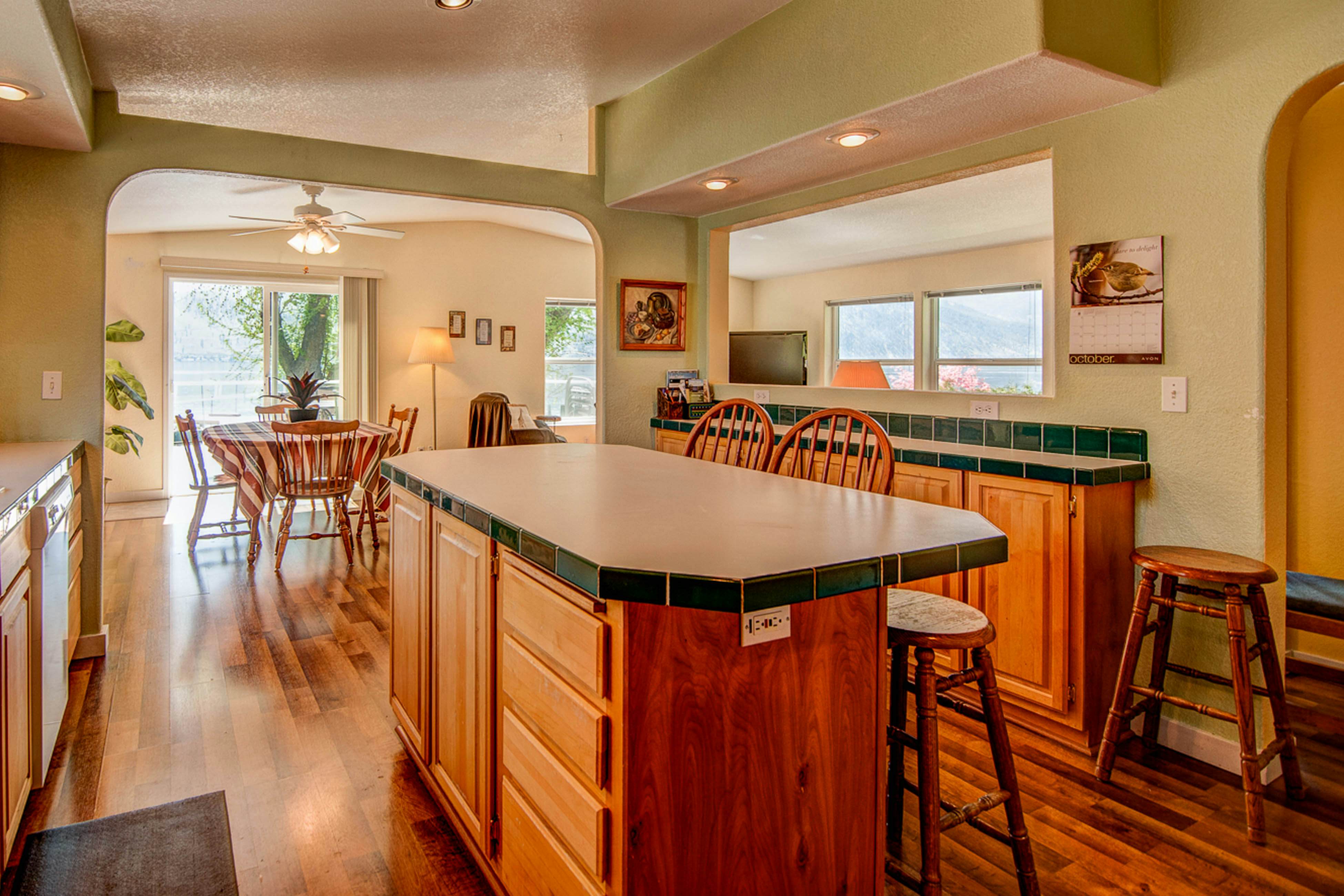 Fray's Lane Waterfront Home