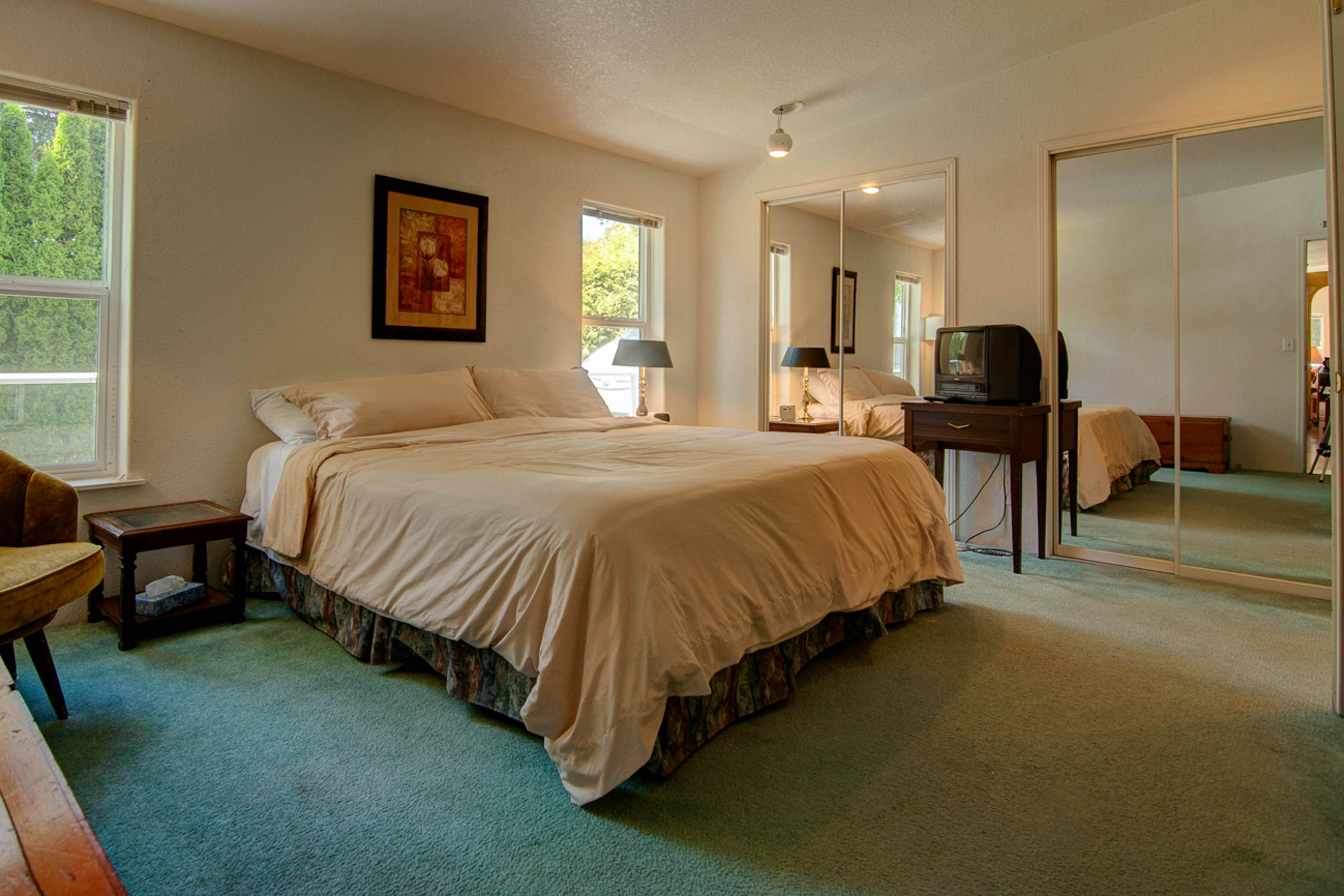 Fray's Lane Waterfront Home