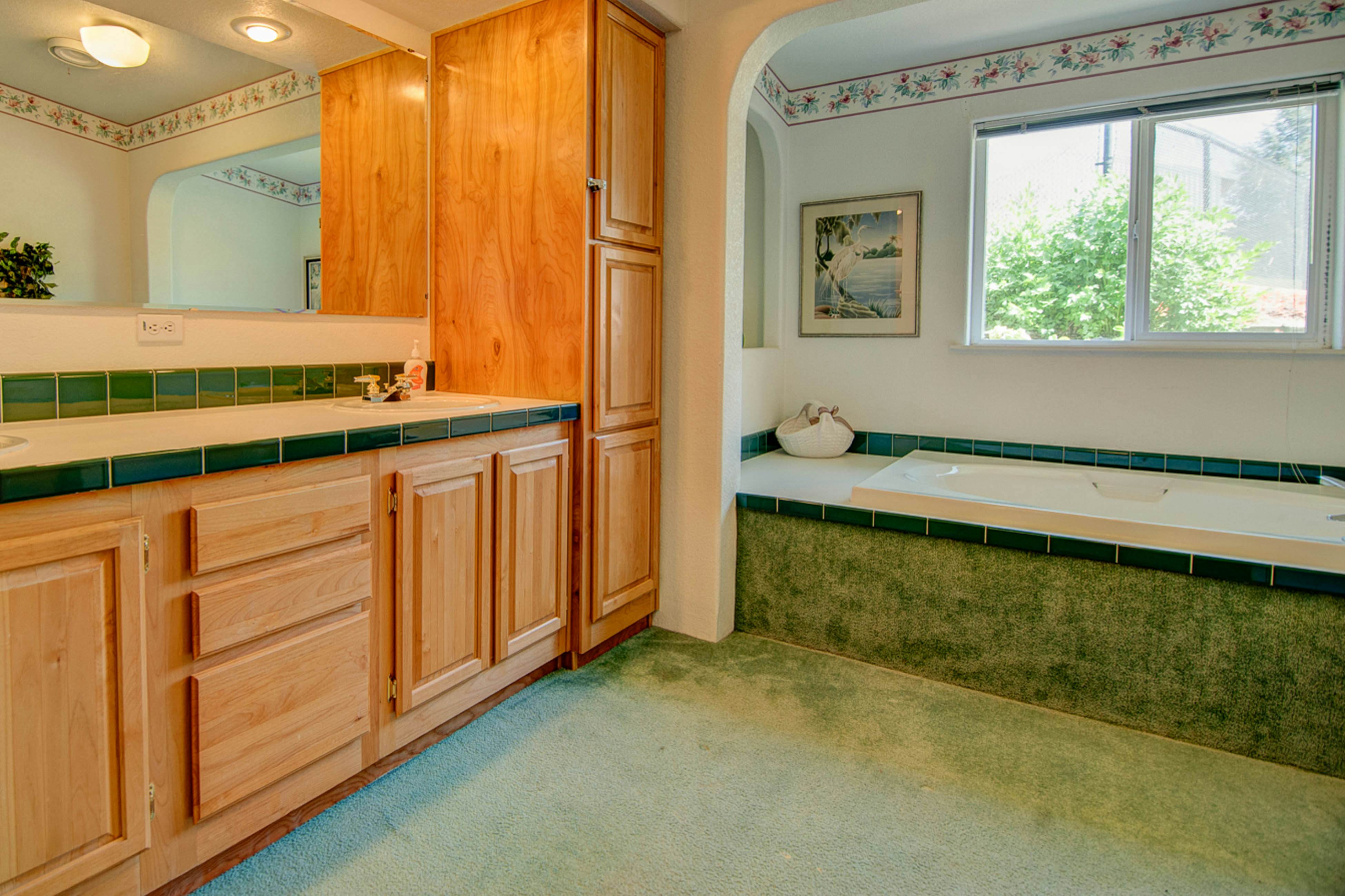 Fray's Lane Waterfront Home