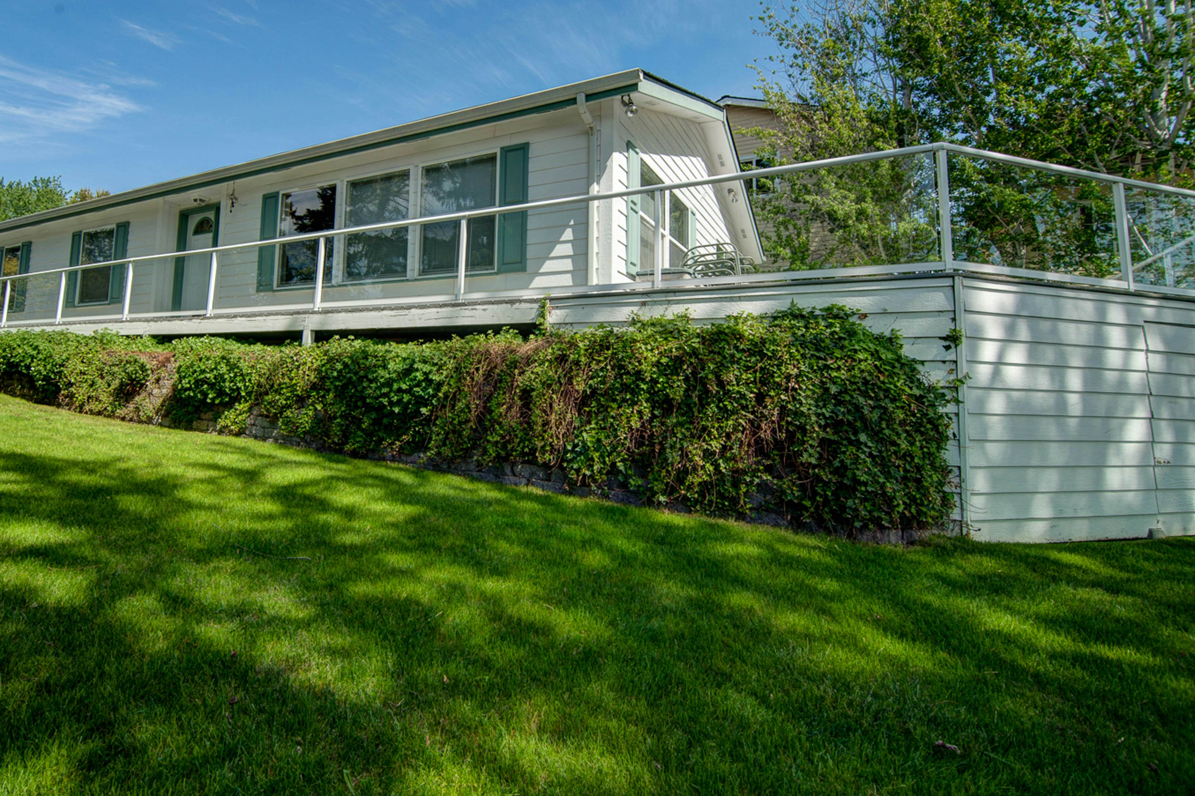 Fray's Lane Waterfront Home