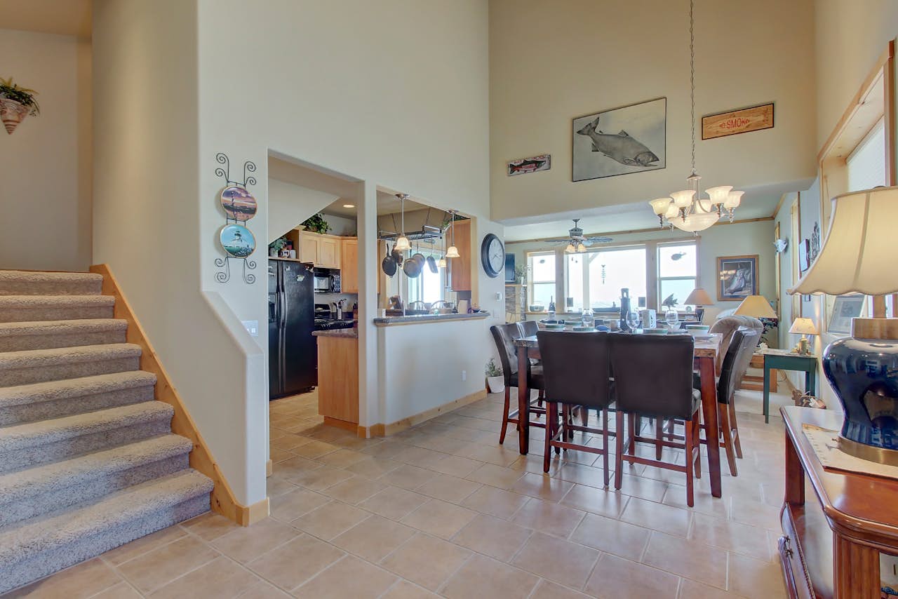 Sunset Beach House  3 BD Vacation Rental in Gold Beach 