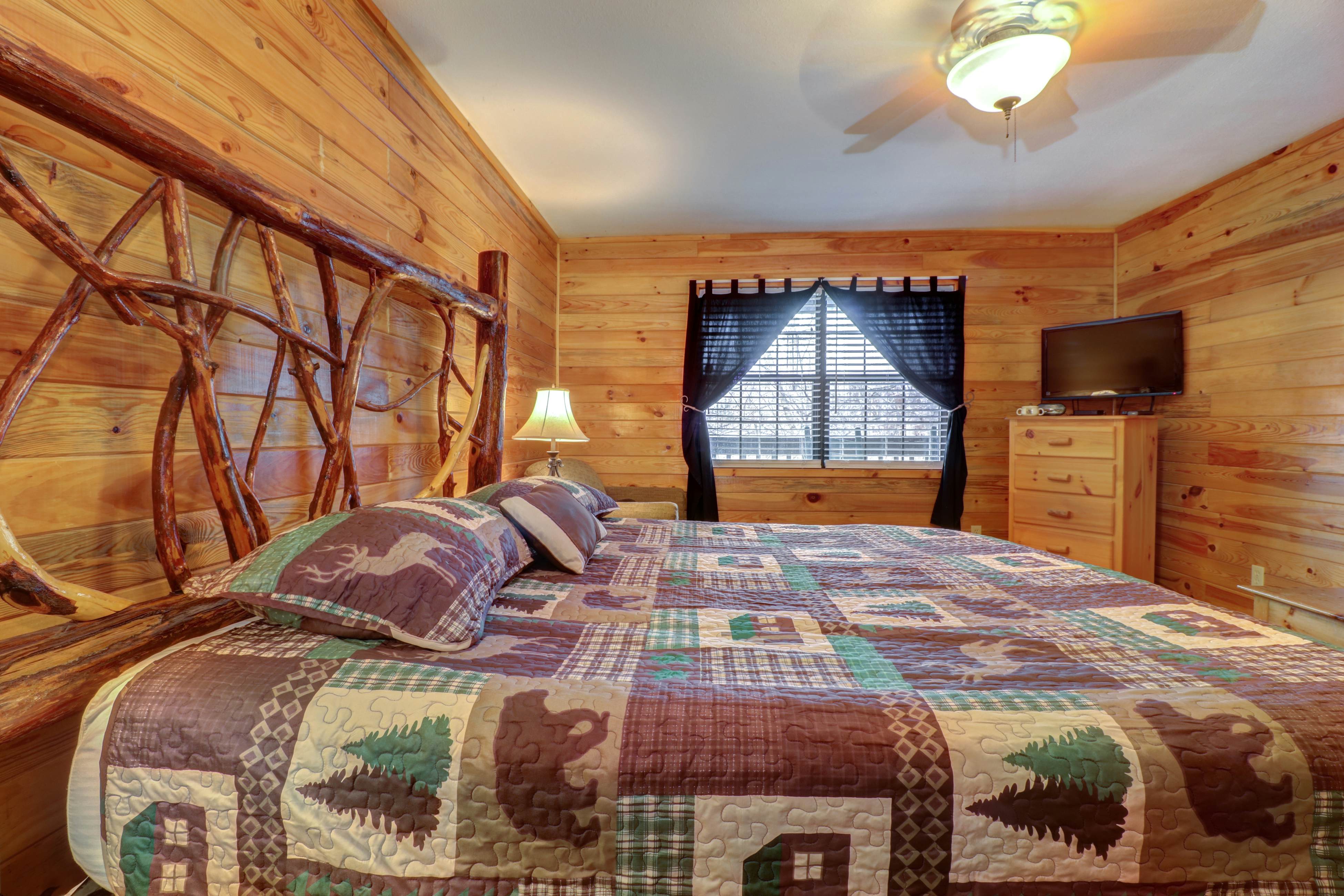 Enchanted 2 BD Sevierville, TN Vacation Rental Vacasa