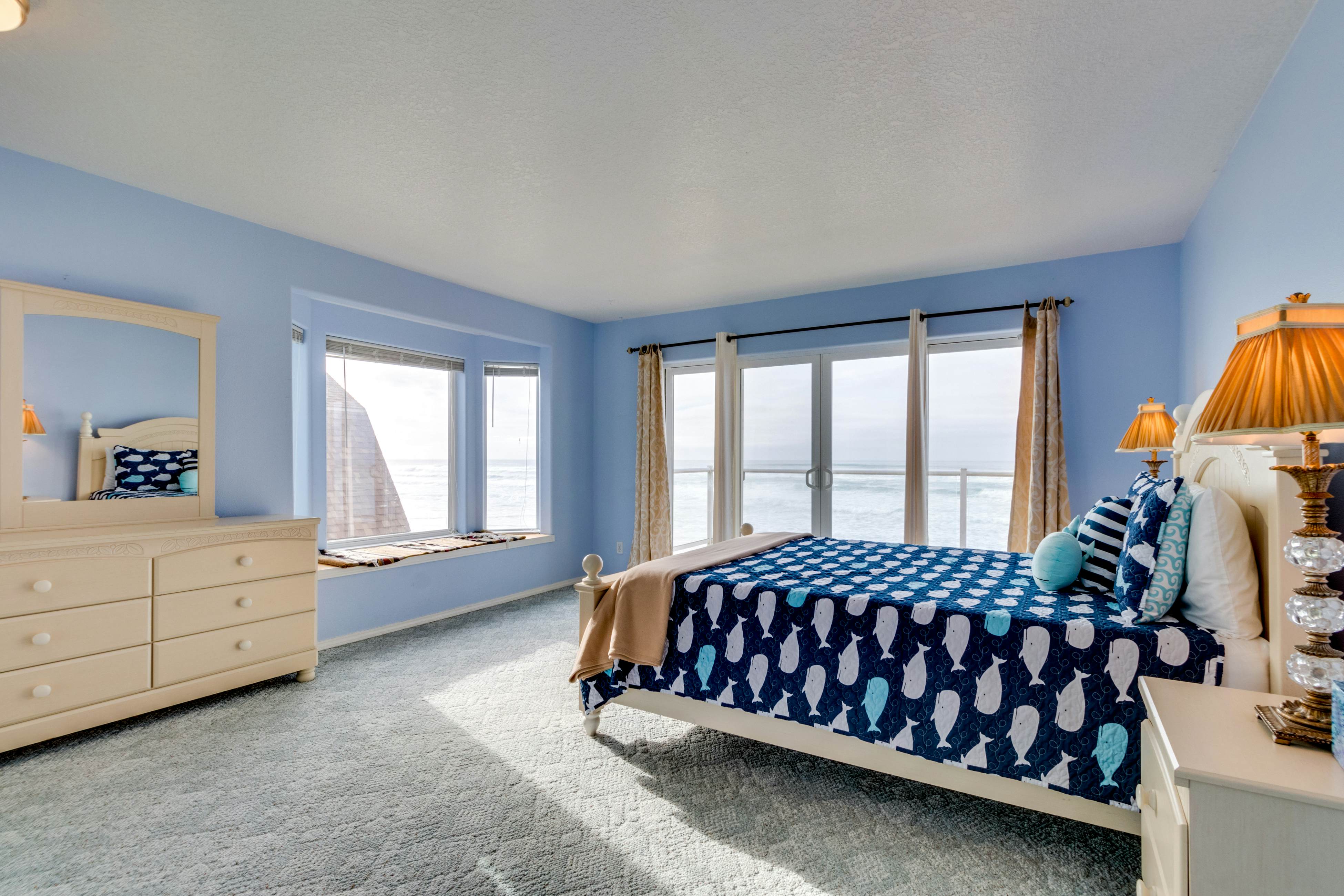 Twin Rocks Oceanfront Beach House 4 BD Vacation Rental in Rockaway