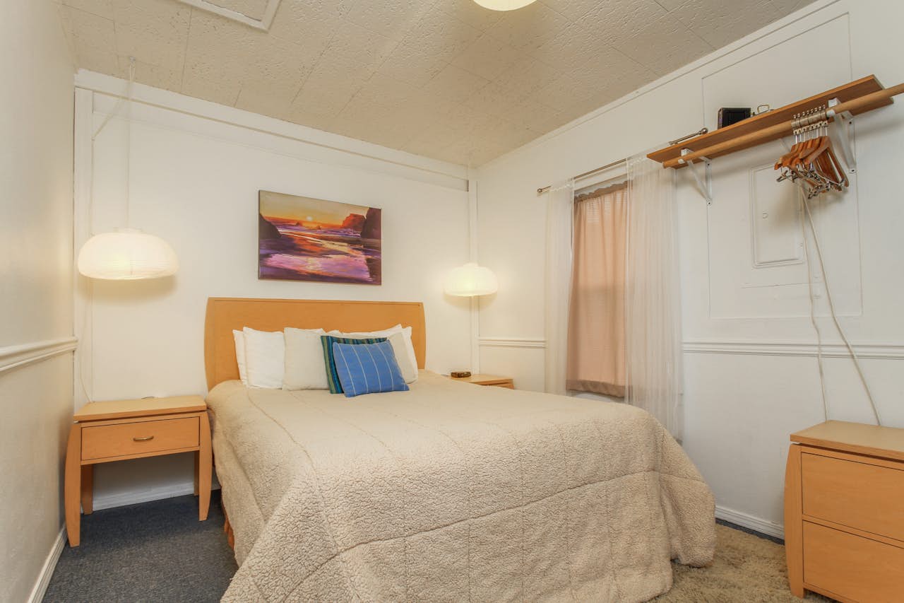 Pirate Cove Cottage 2 2 BD Vacation Rental in Depoe Bay, OR Vacasa