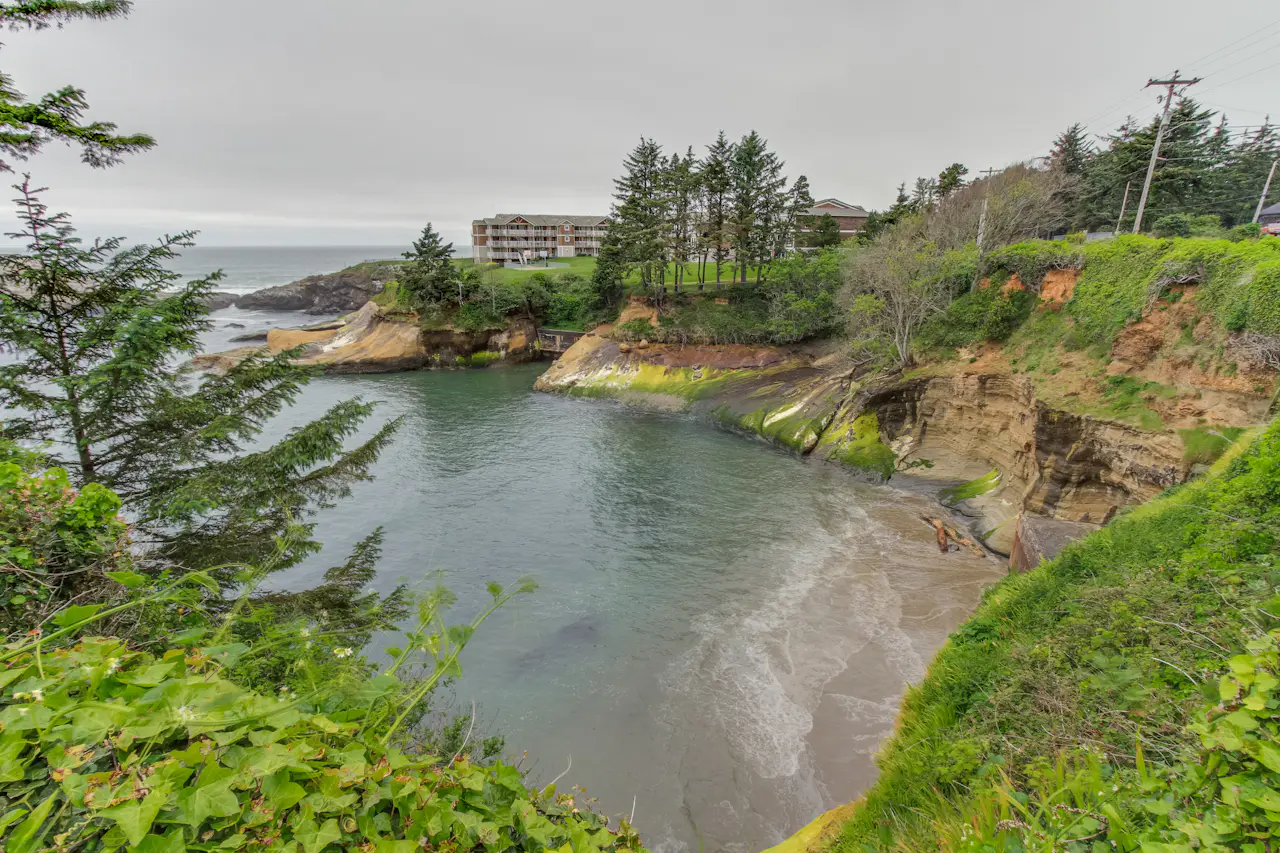 Pirate Cove Cottage 2 2 BD Vacation Rental in Depoe Bay, OR Vacasa
