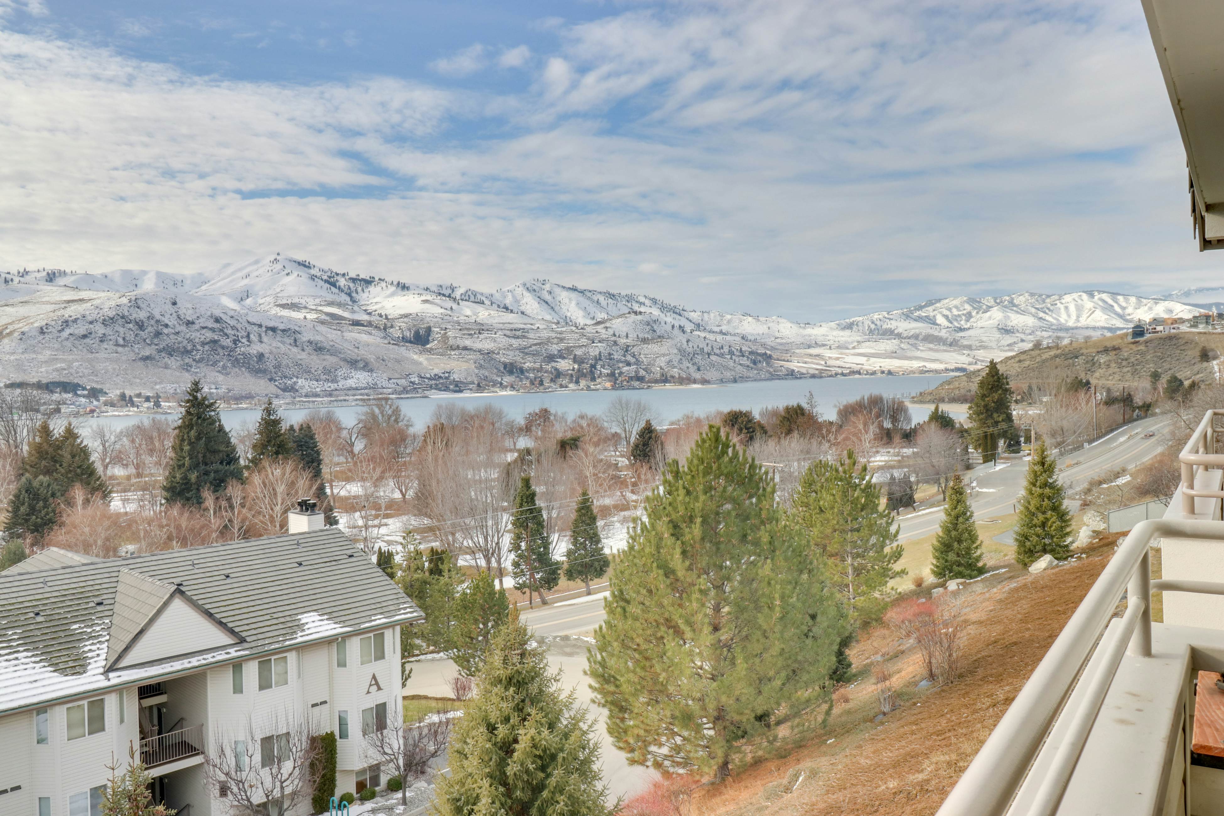 Park Pointe Condos Chelan Vacation Rentals Vacasa