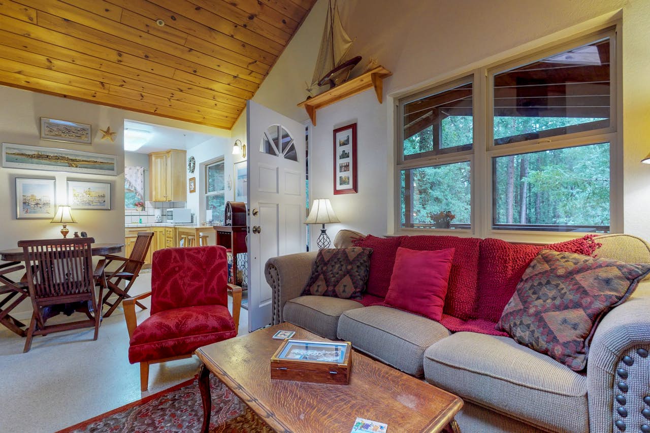 Tree Top View Cabin 2 BD Vacation Rental in Felton, CA Vacasa