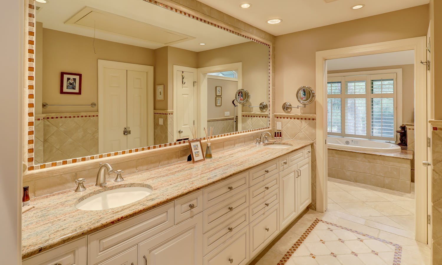 Royal Estate Plus Guest House Vacation Rental In Hilton