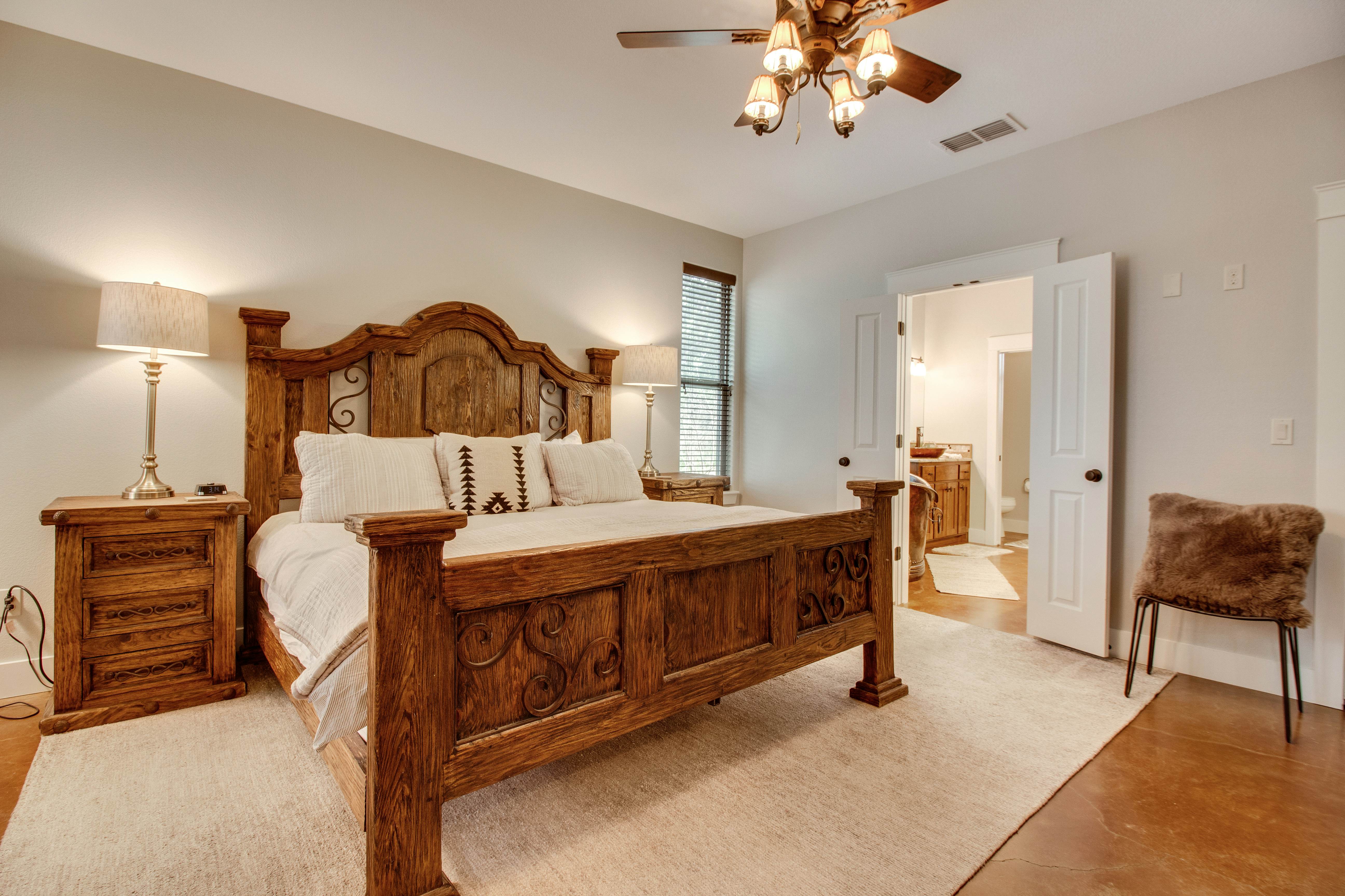 Elk Lodge 4 BD TX Vacation Rental Vacasa