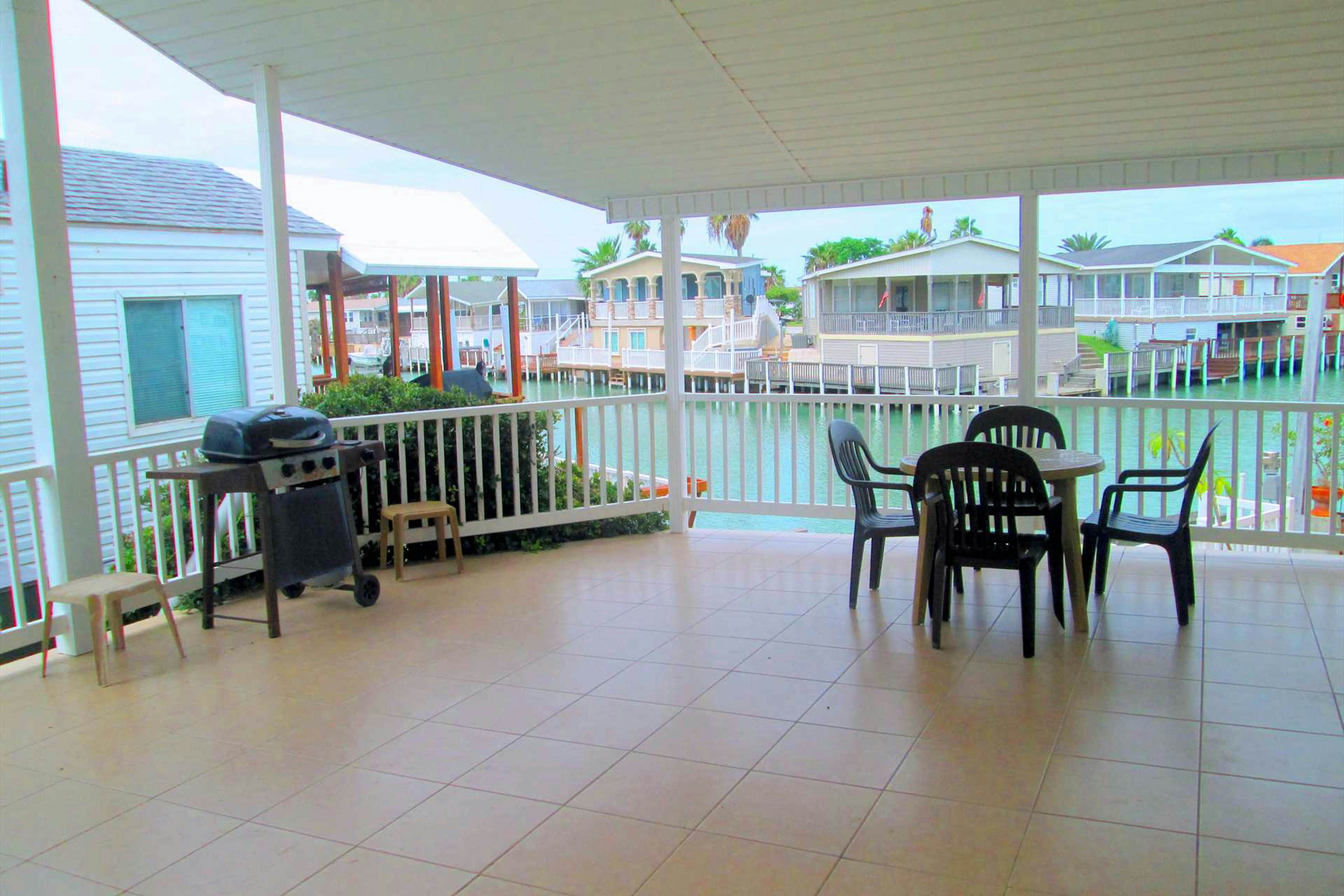 Long Island Village 214 Bonnet