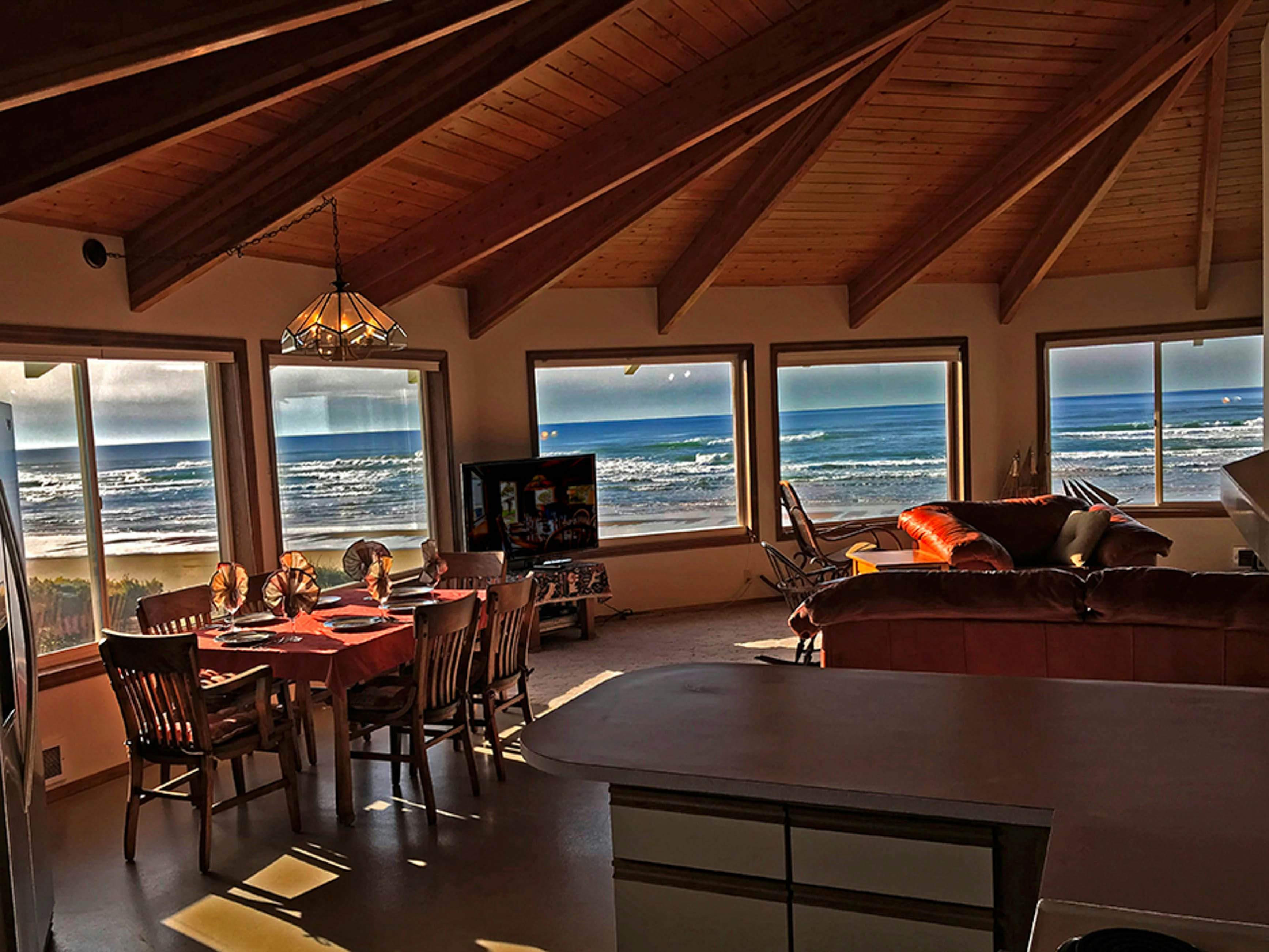 Waldport Vacation Rentals, Cabin Rentals, Condos Vacasa